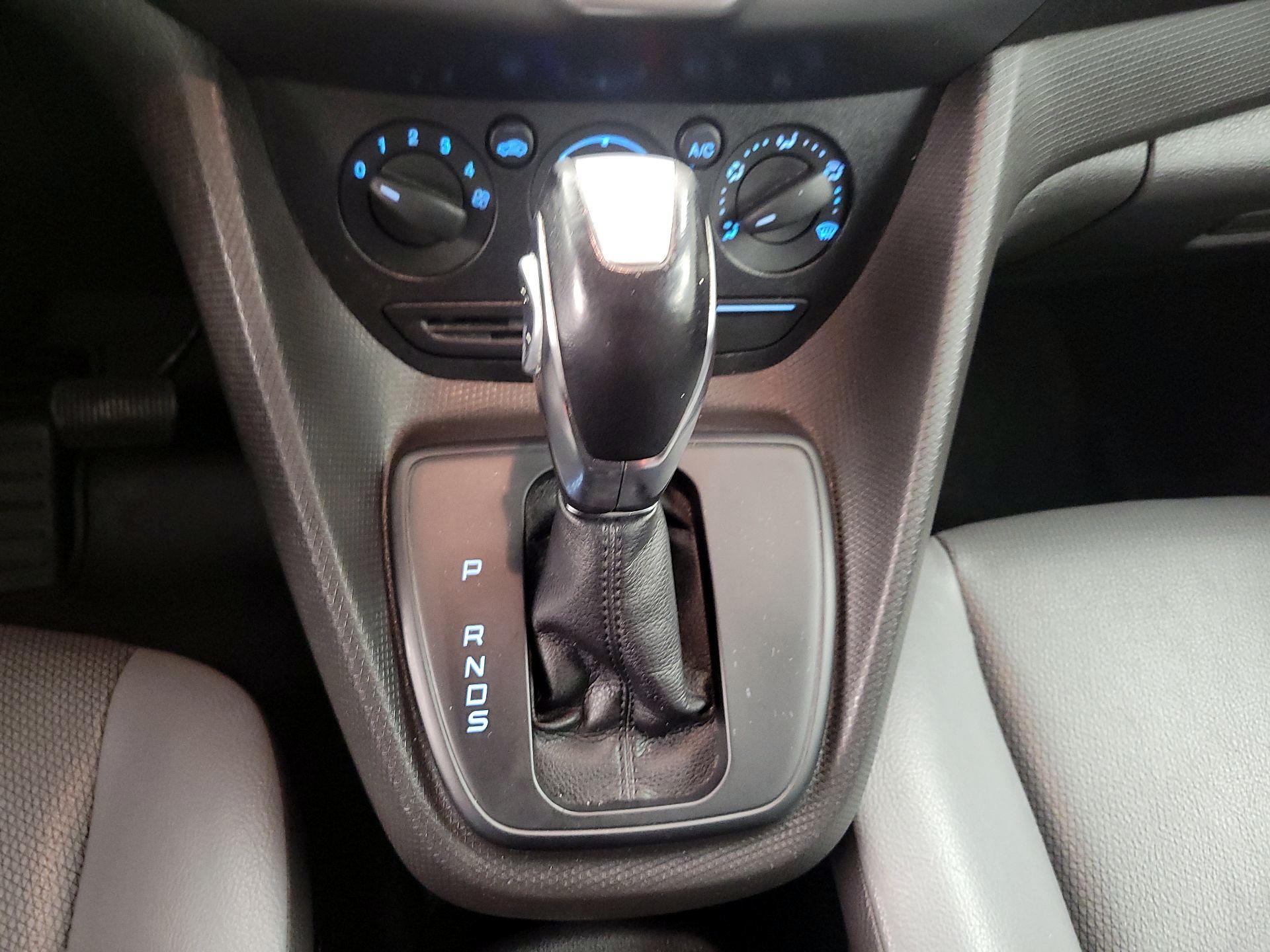 Thumbnail: 2018 Ford Transit Series - 17