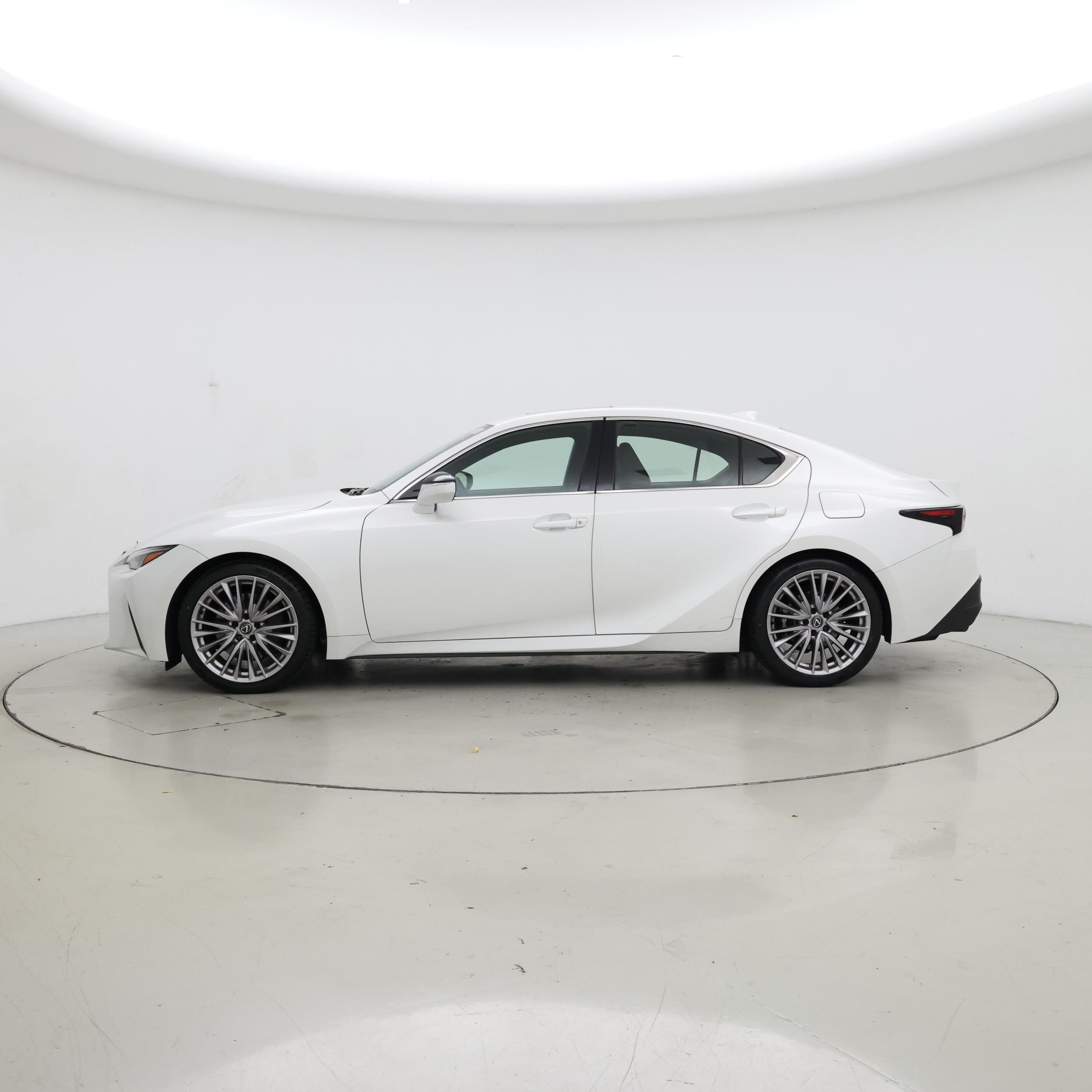 Thumbnail: 2023 Lexus IS - 3