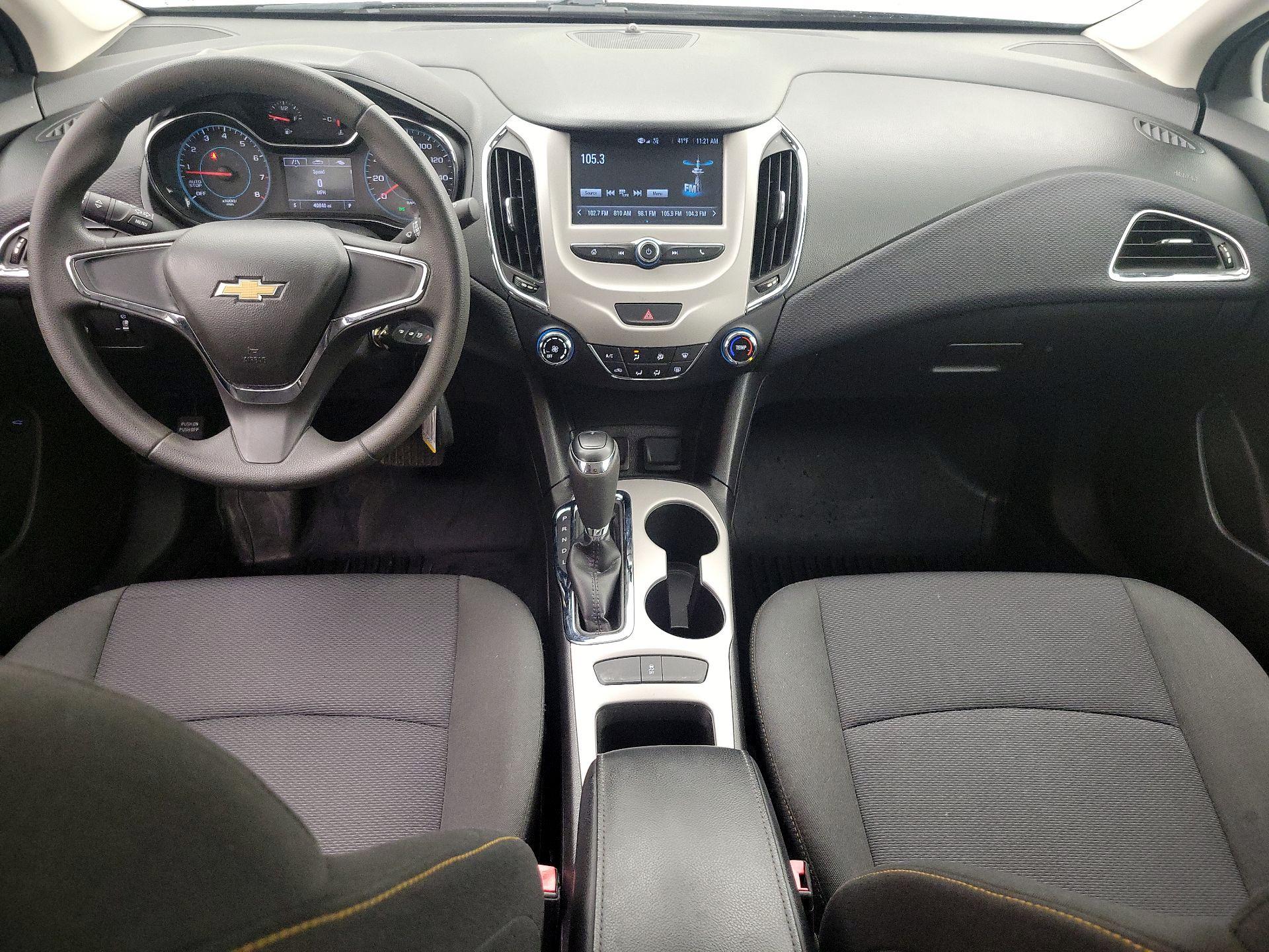 Thumbnail: 2018 Chevrolet Cruze - 9