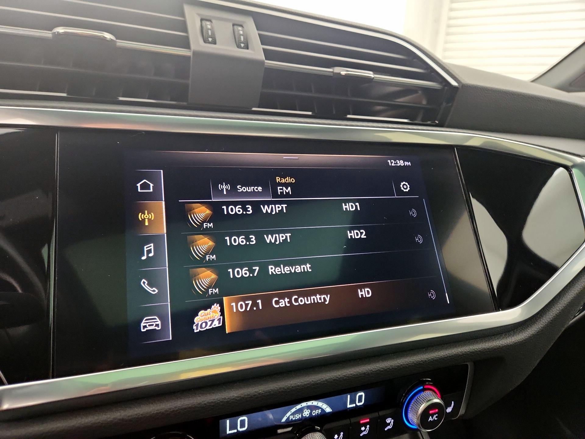 Thumbnail: 2021 Audi Q3 - 15