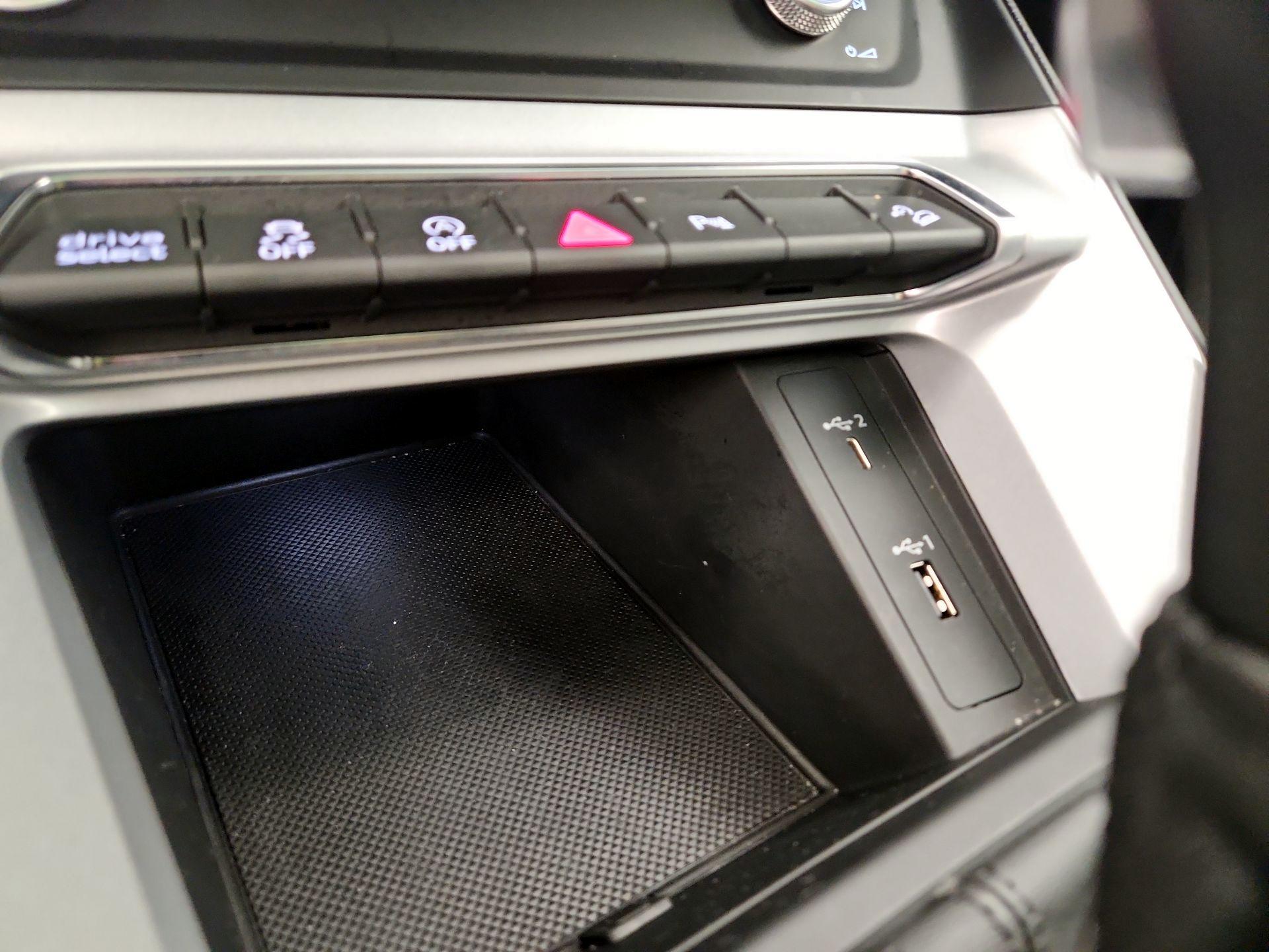 Thumbnail: 2021 Audi Q3 - 18