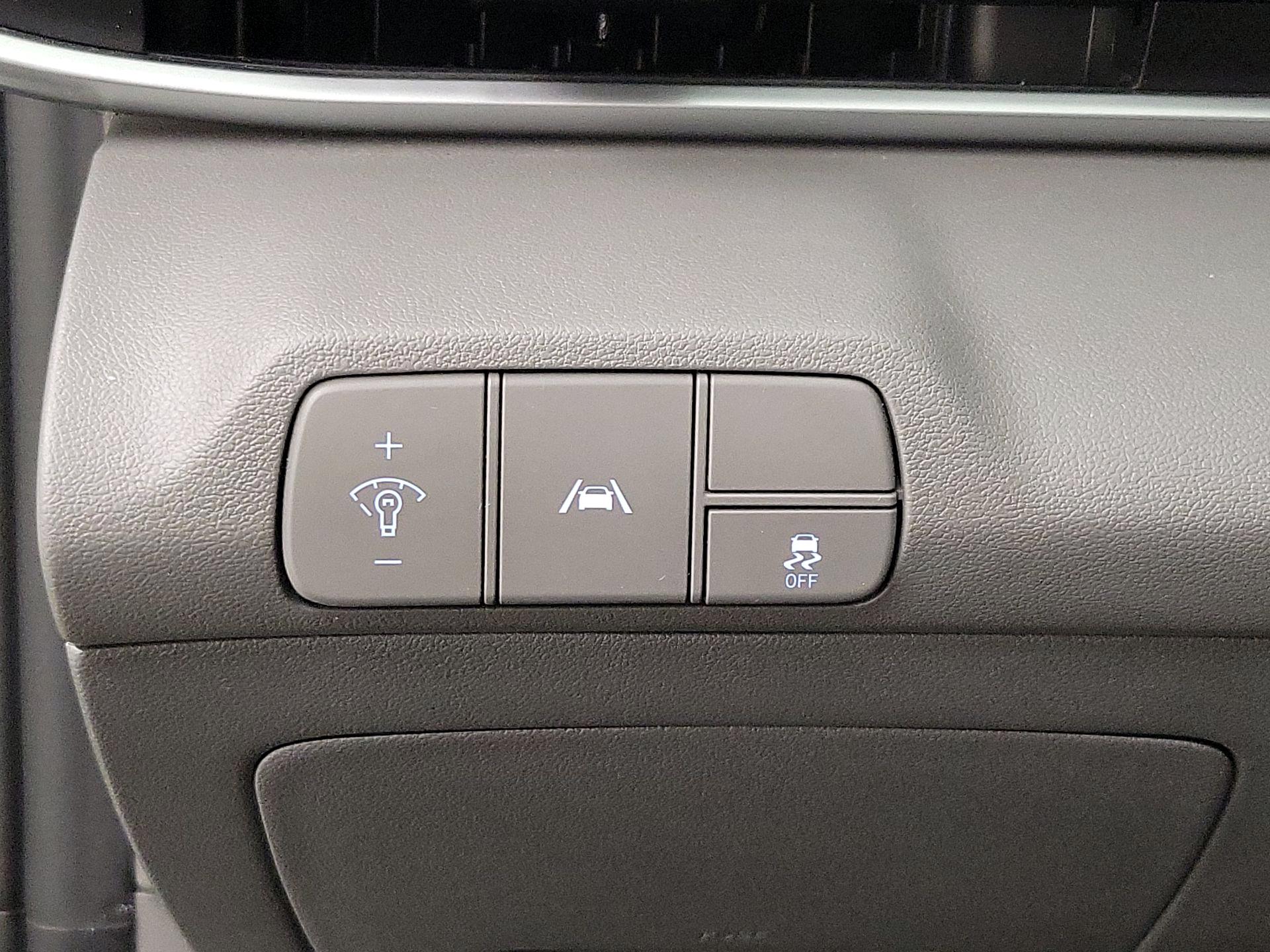 Thumbnail: 2022 Hyundai Elantra - 13