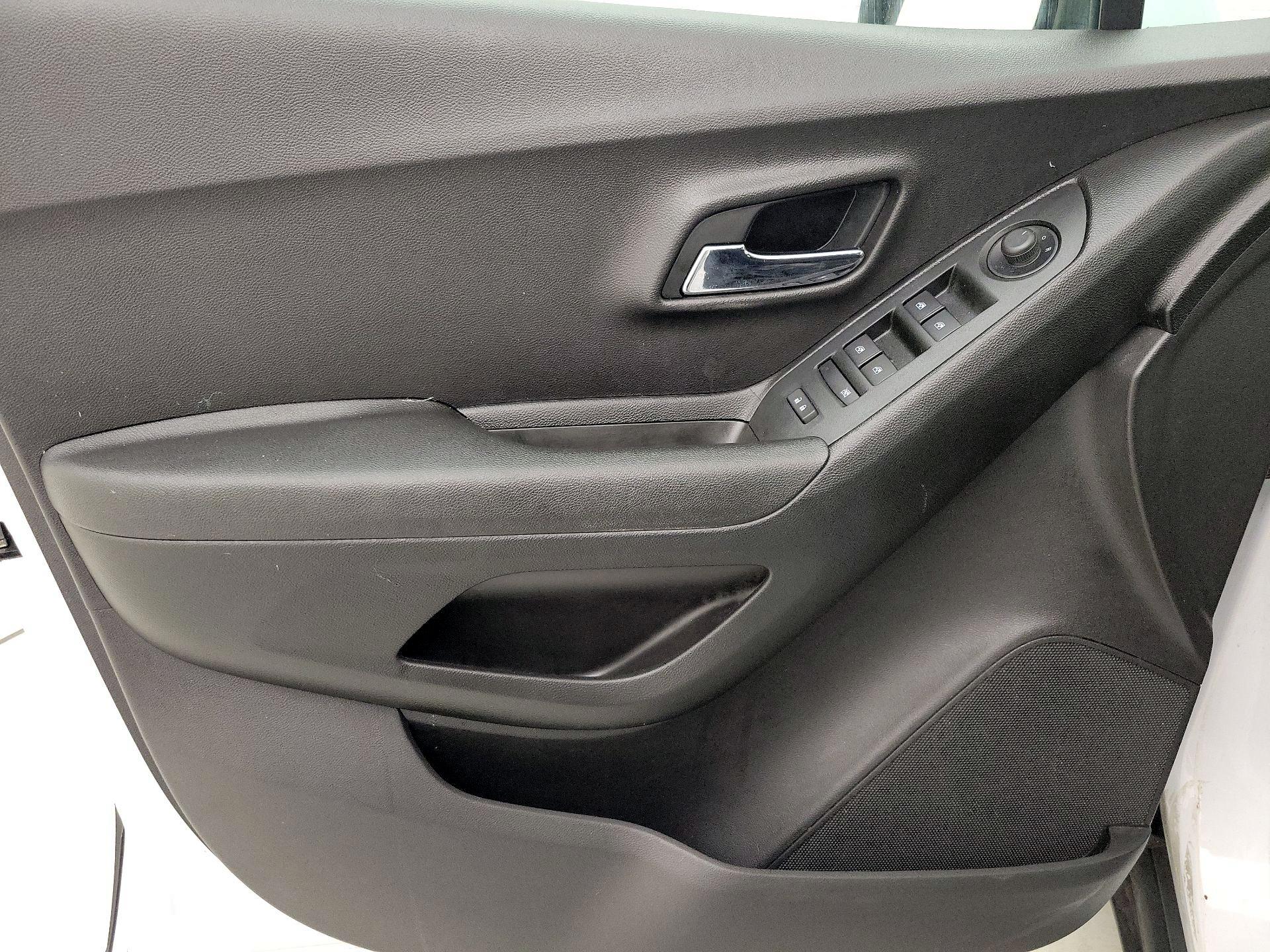 Thumbnail: 2019 Chevrolet Trax - 12