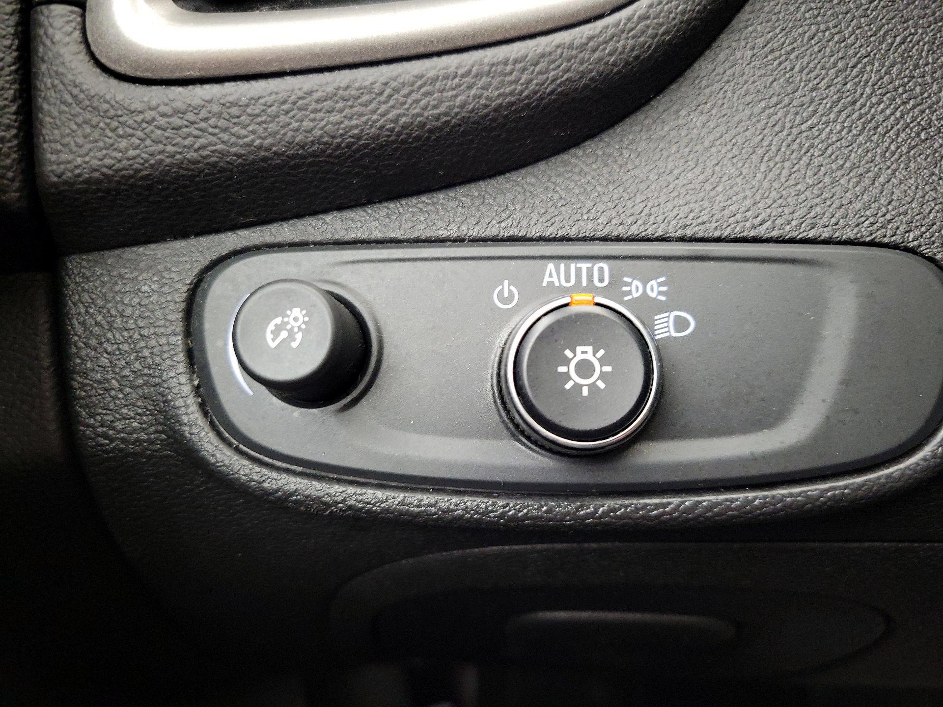 Thumbnail: 2019 Chevrolet Trax - 13