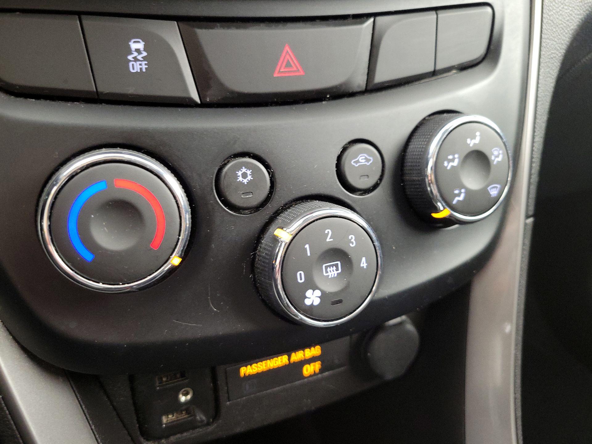 Thumbnail: 2019 Chevrolet Trax - 16