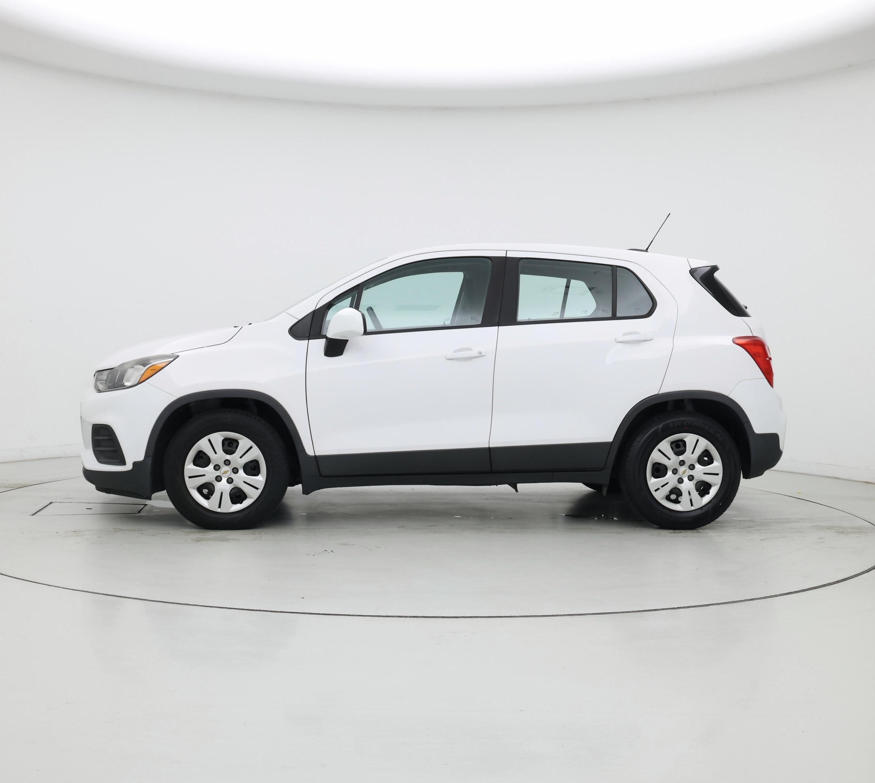 Thumbnail: 2019 Chevrolet Trax - 3