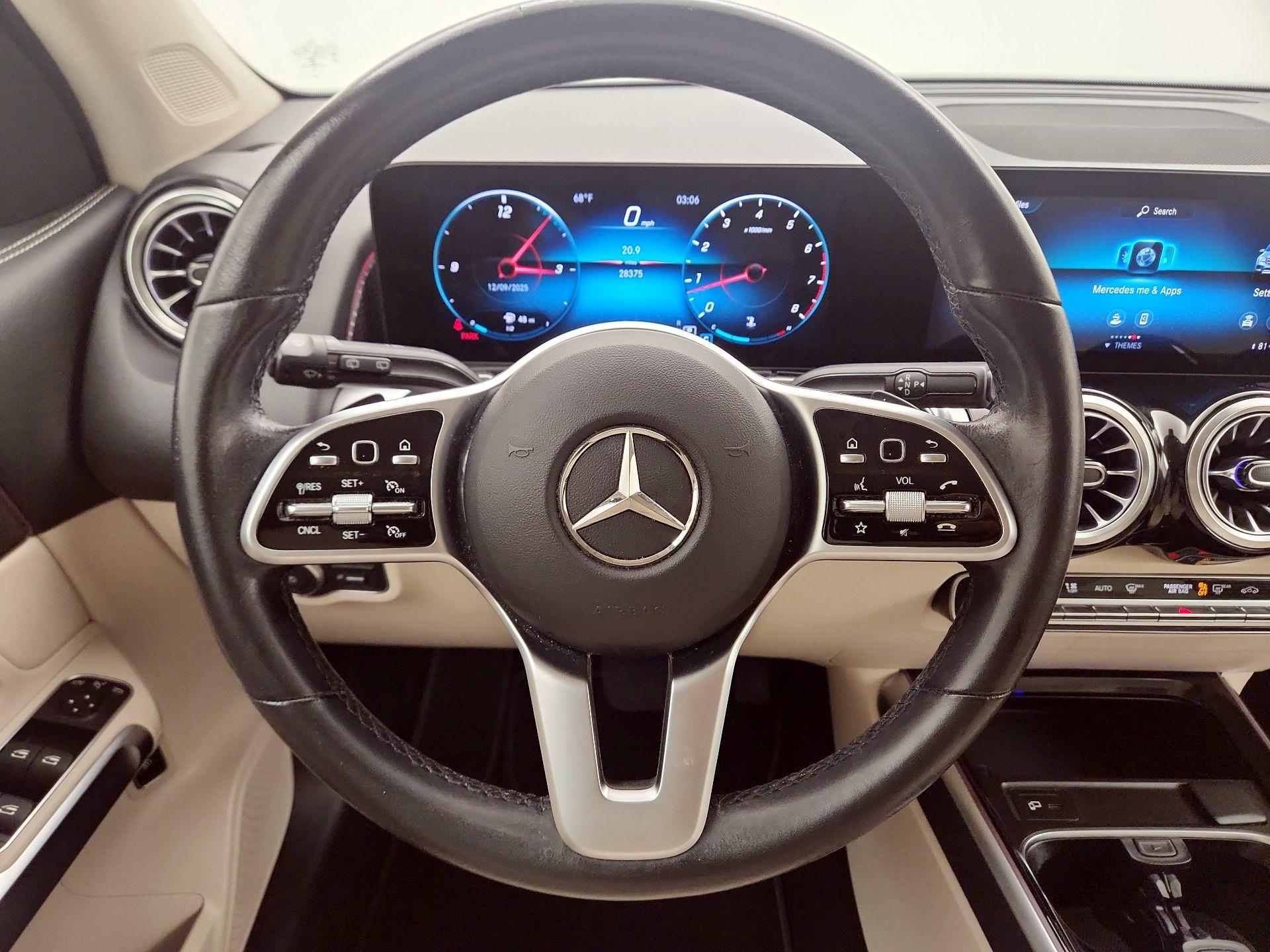 Thumbnail: 2022 Mercedes-Benz GLB - 10