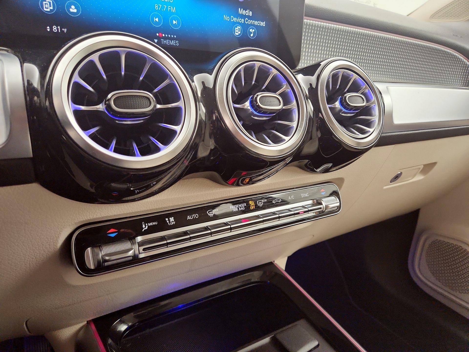 Thumbnail: 2022 Mercedes-Benz GLB - 16