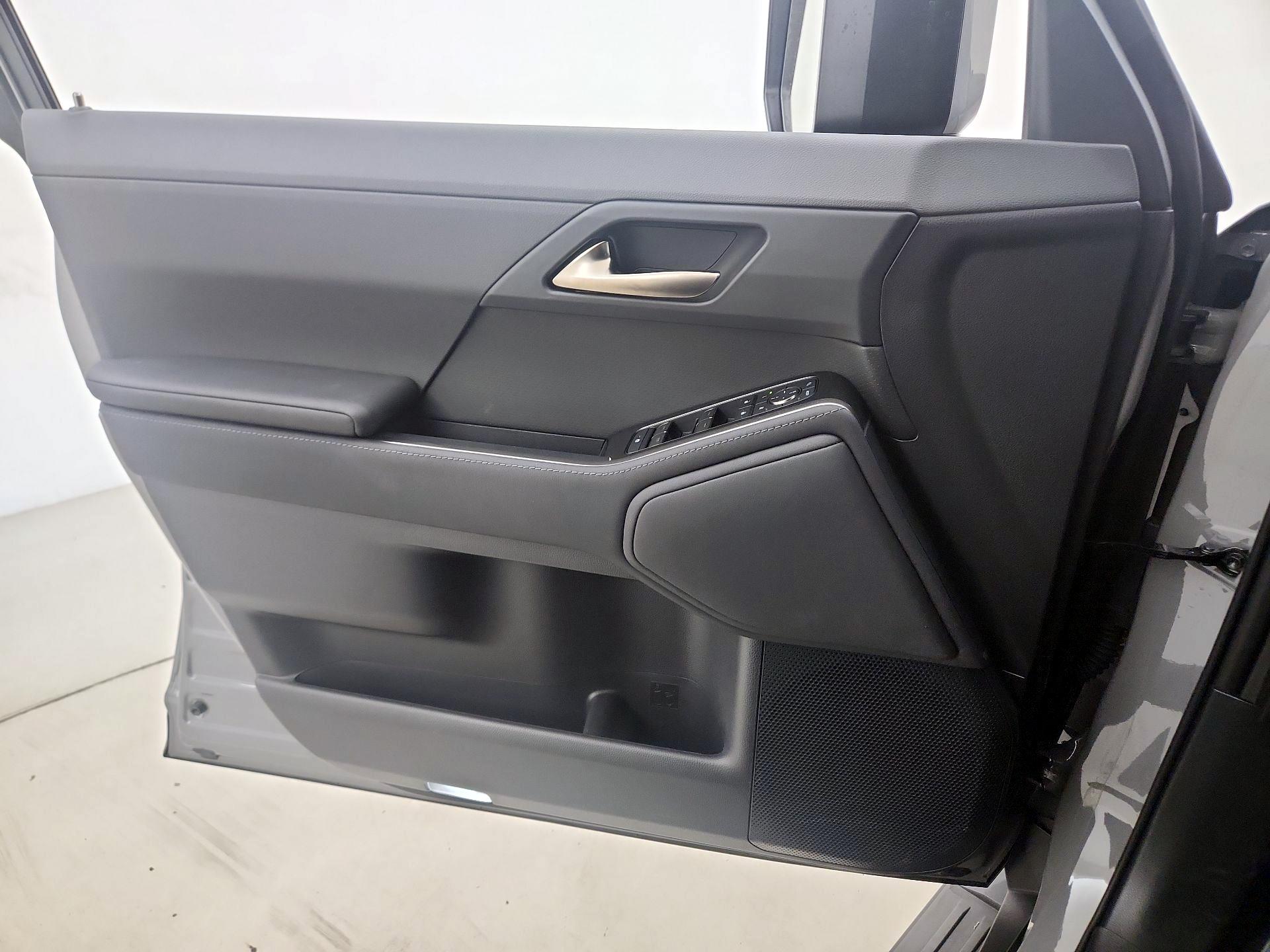 Thumbnail: 2024 Lexus GX - 12