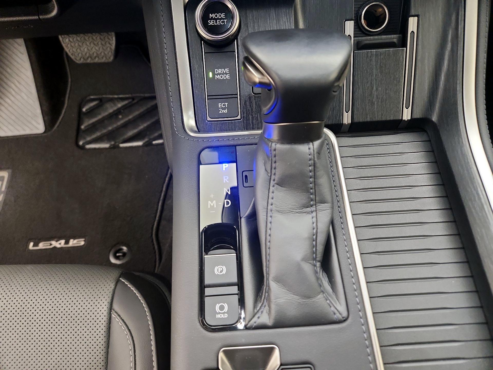 Thumbnail: 2024 Lexus GX - 18