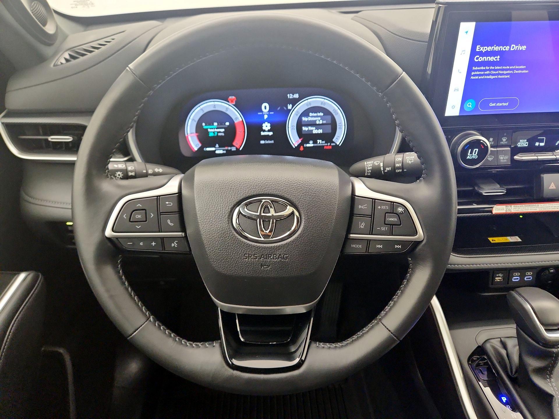 Thumbnail: 2025 Toyota Highlander - 10