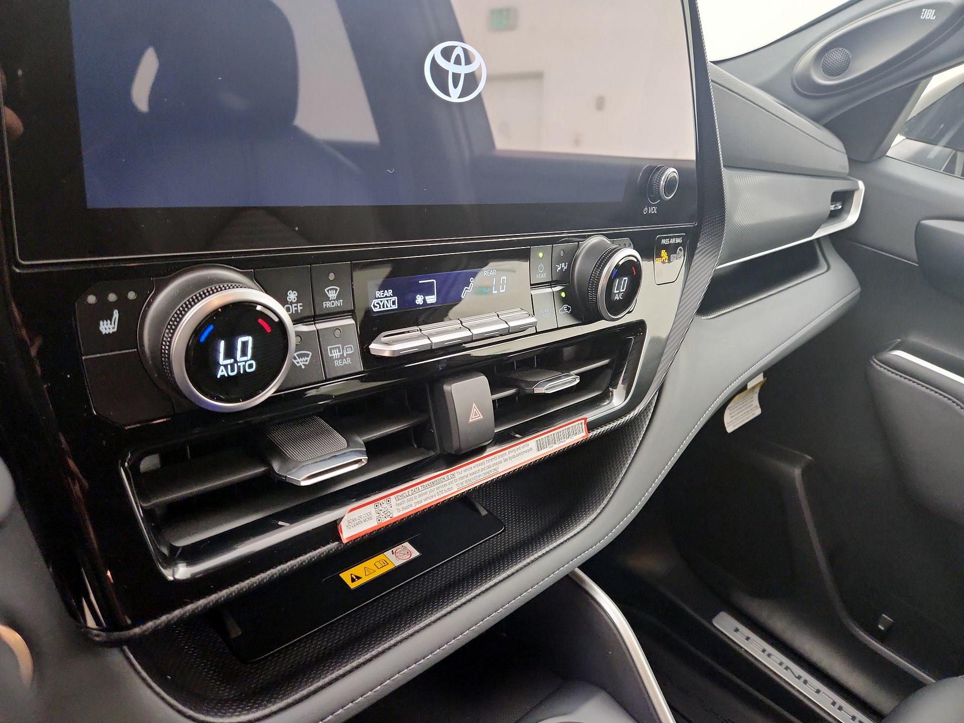 Thumbnail: 2025 Toyota Highlander - 16