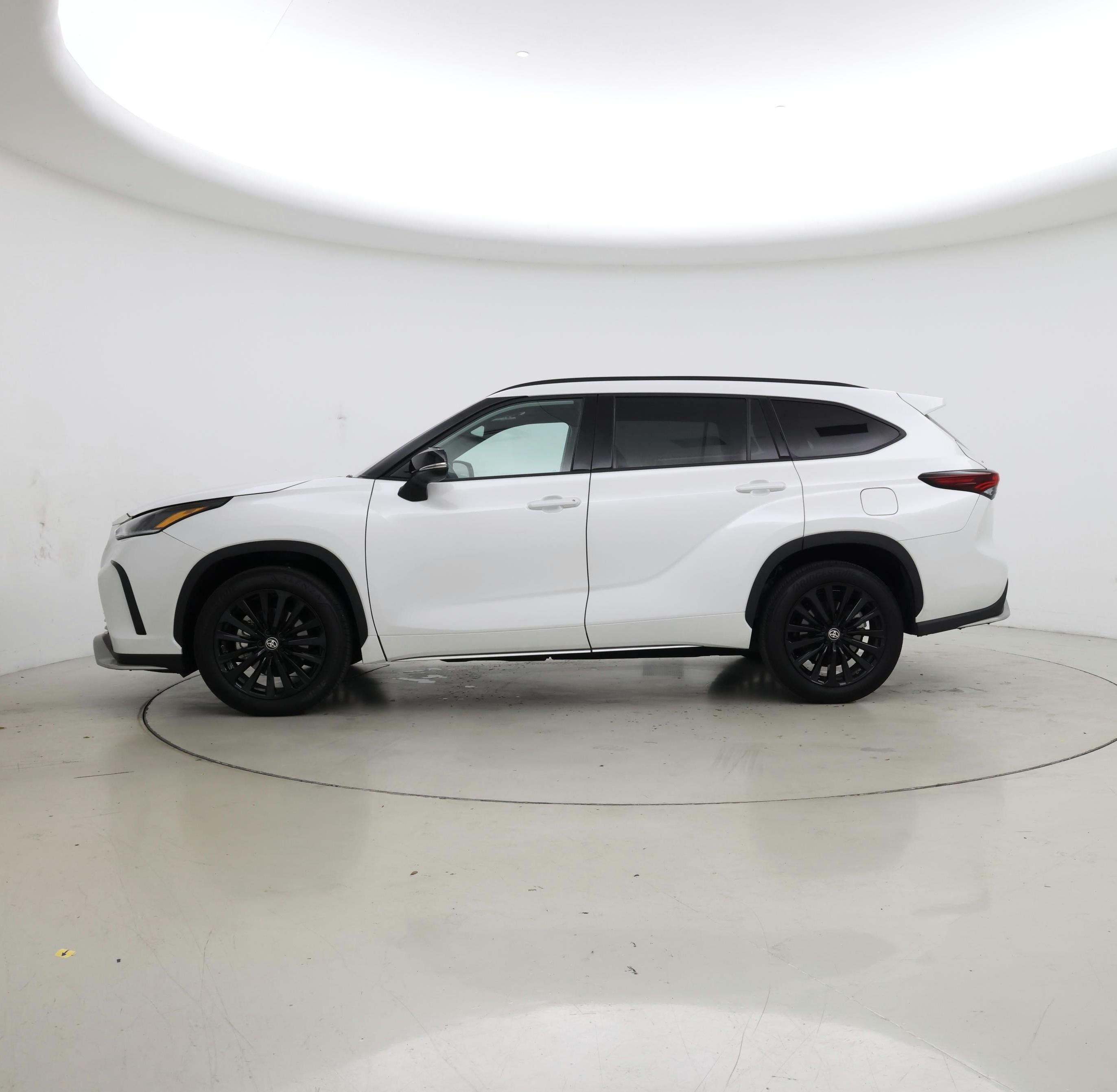 Thumbnail: 2025 Toyota Highlander - 3