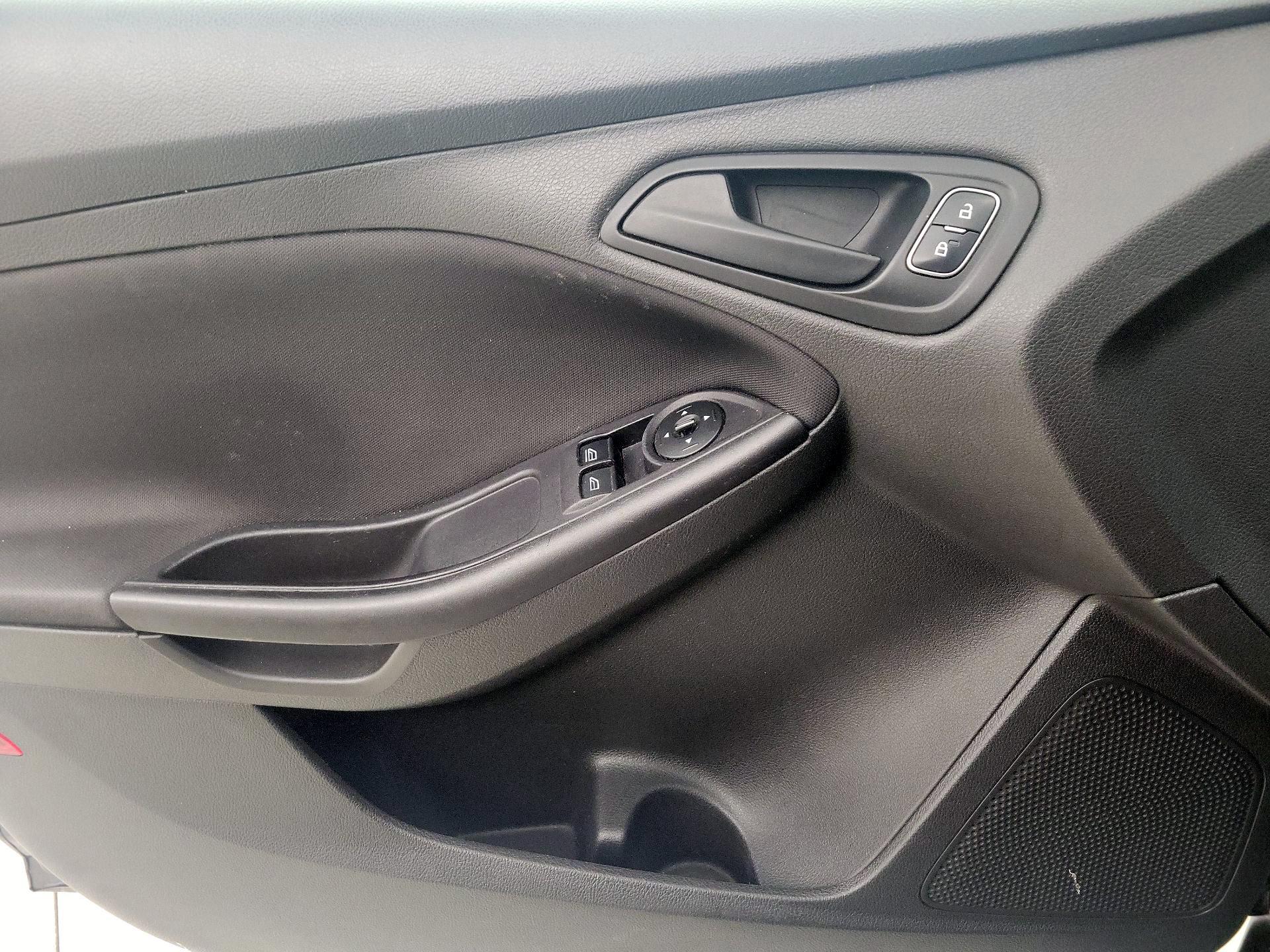 Thumbnail: 2018 Ford Focus - 12