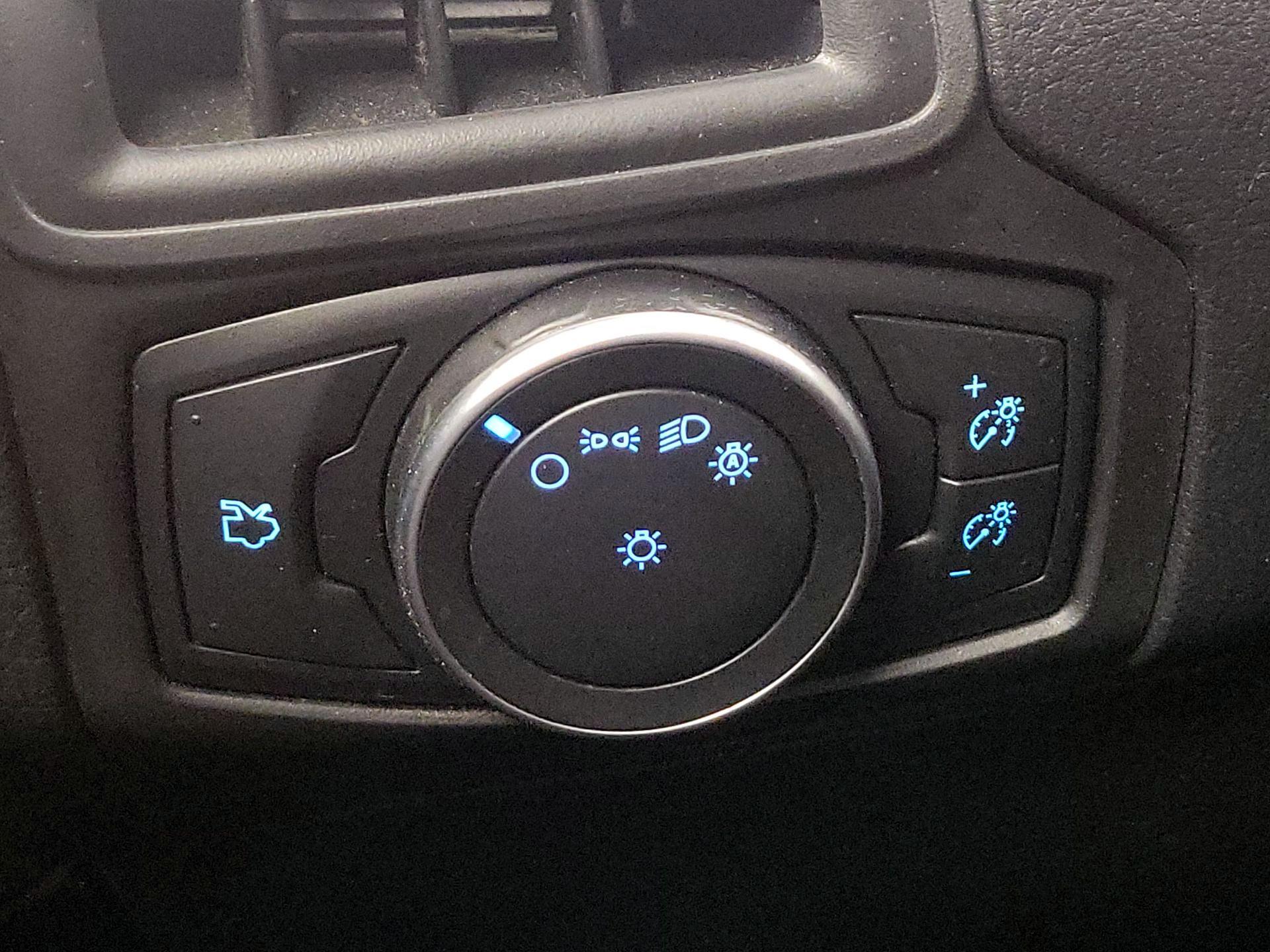 Thumbnail: 2018 Ford Focus - 13