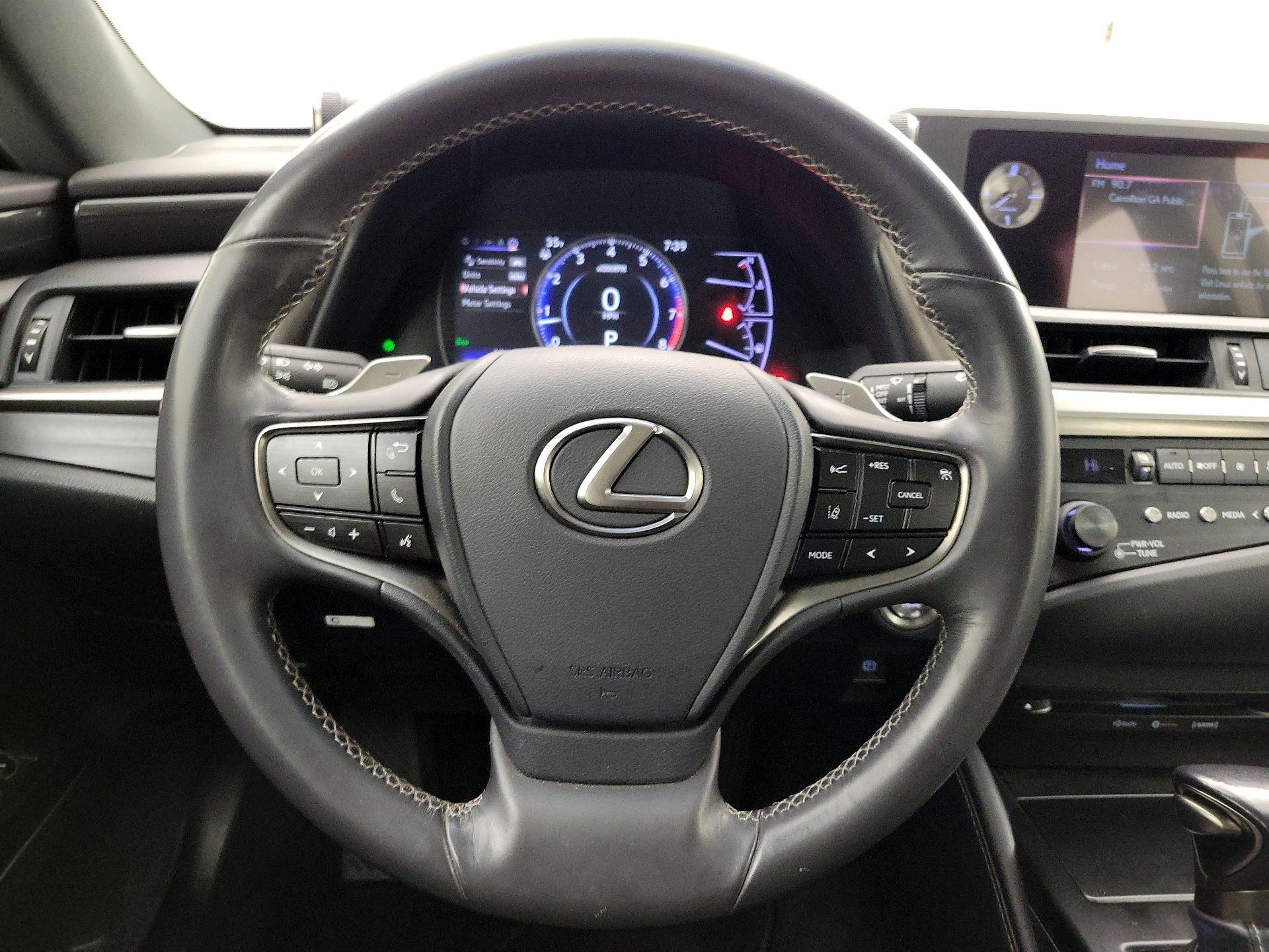 Thumbnail: 2019 Lexus ES - 10