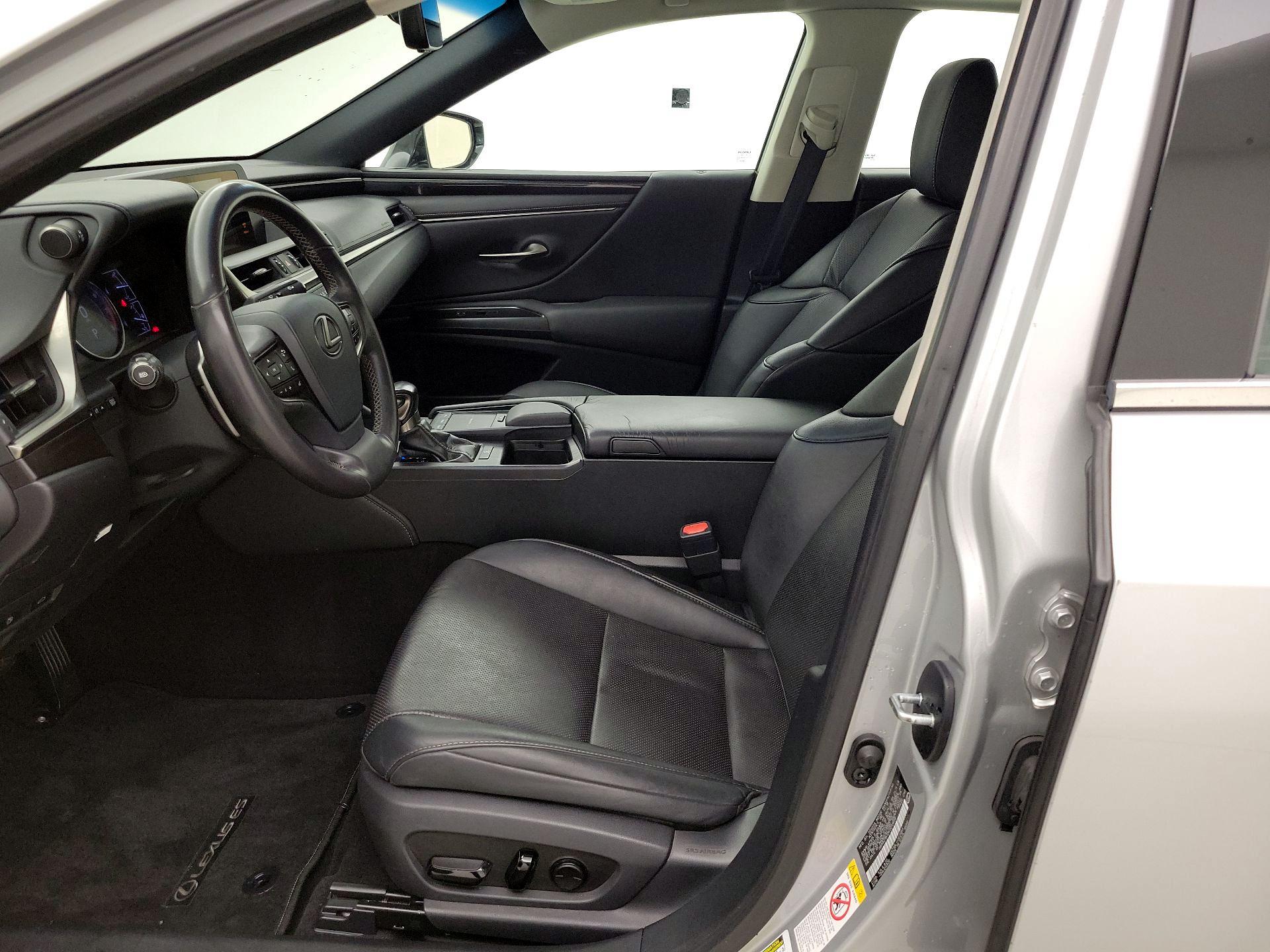 Thumbnail: 2019 Lexus ES - 11