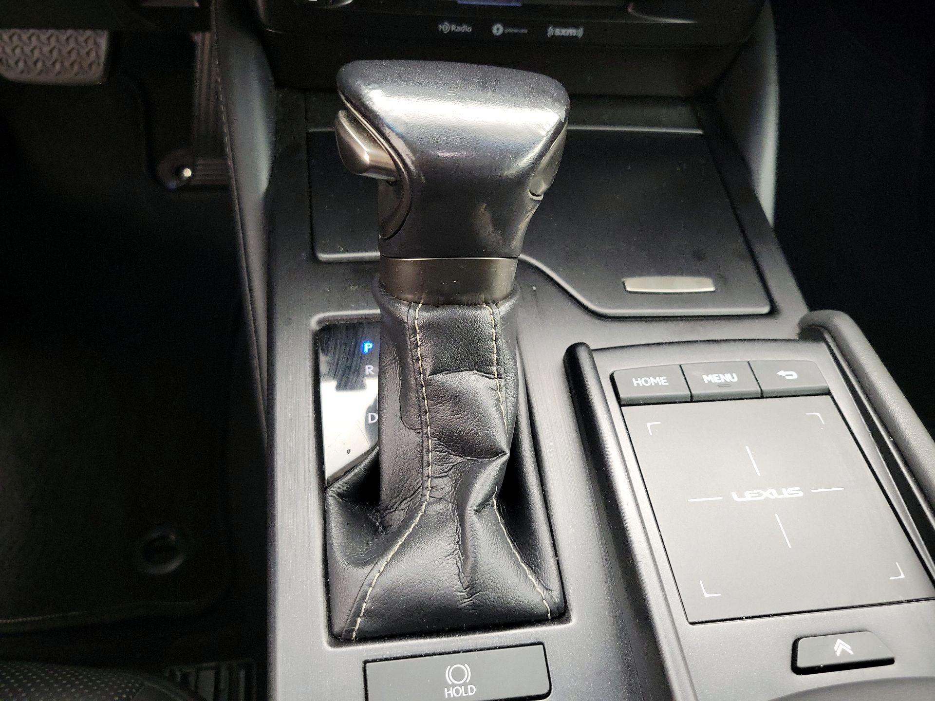 Thumbnail: 2019 Lexus ES - 17