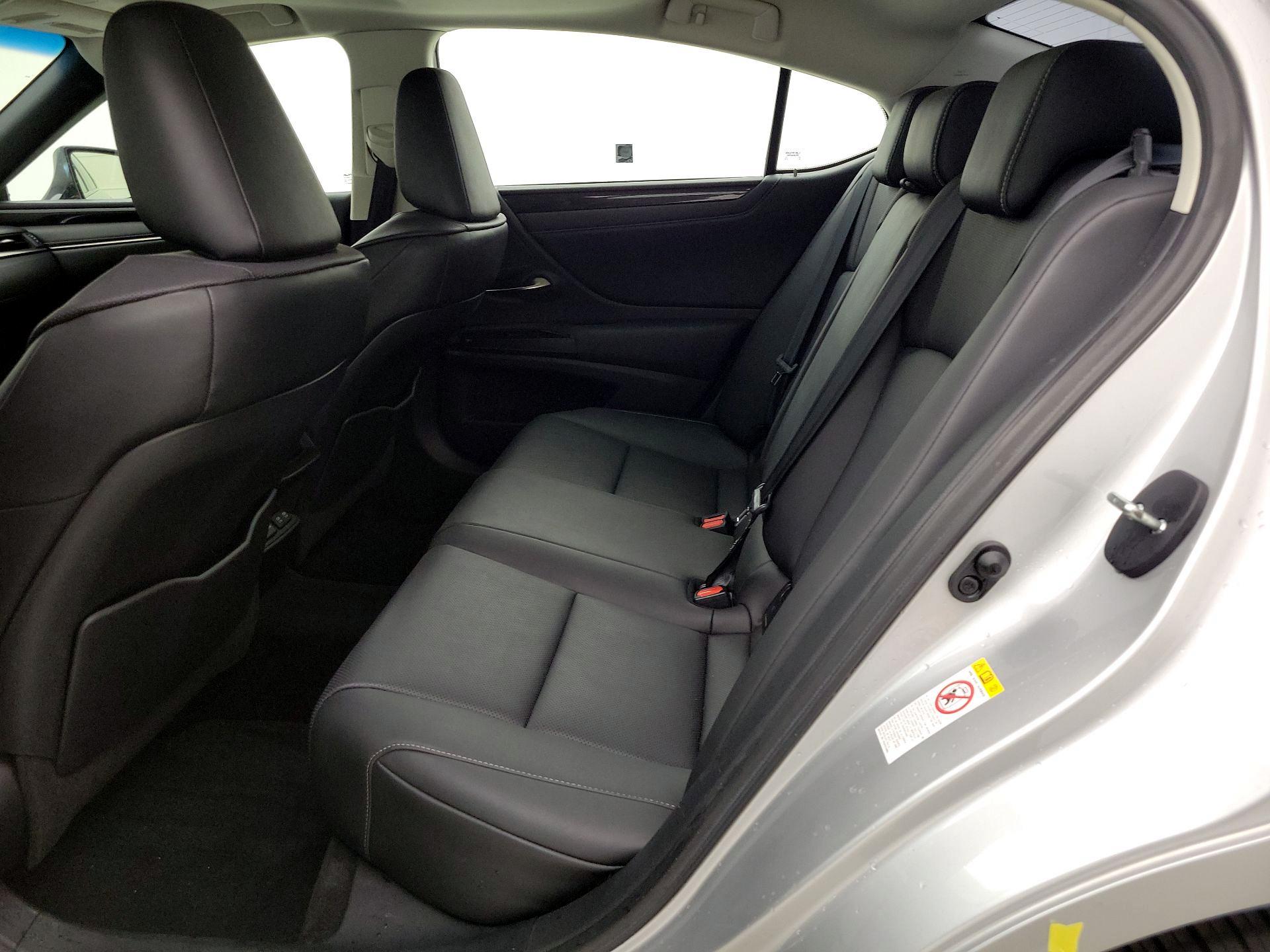 Thumbnail: 2019 Lexus ES - 20