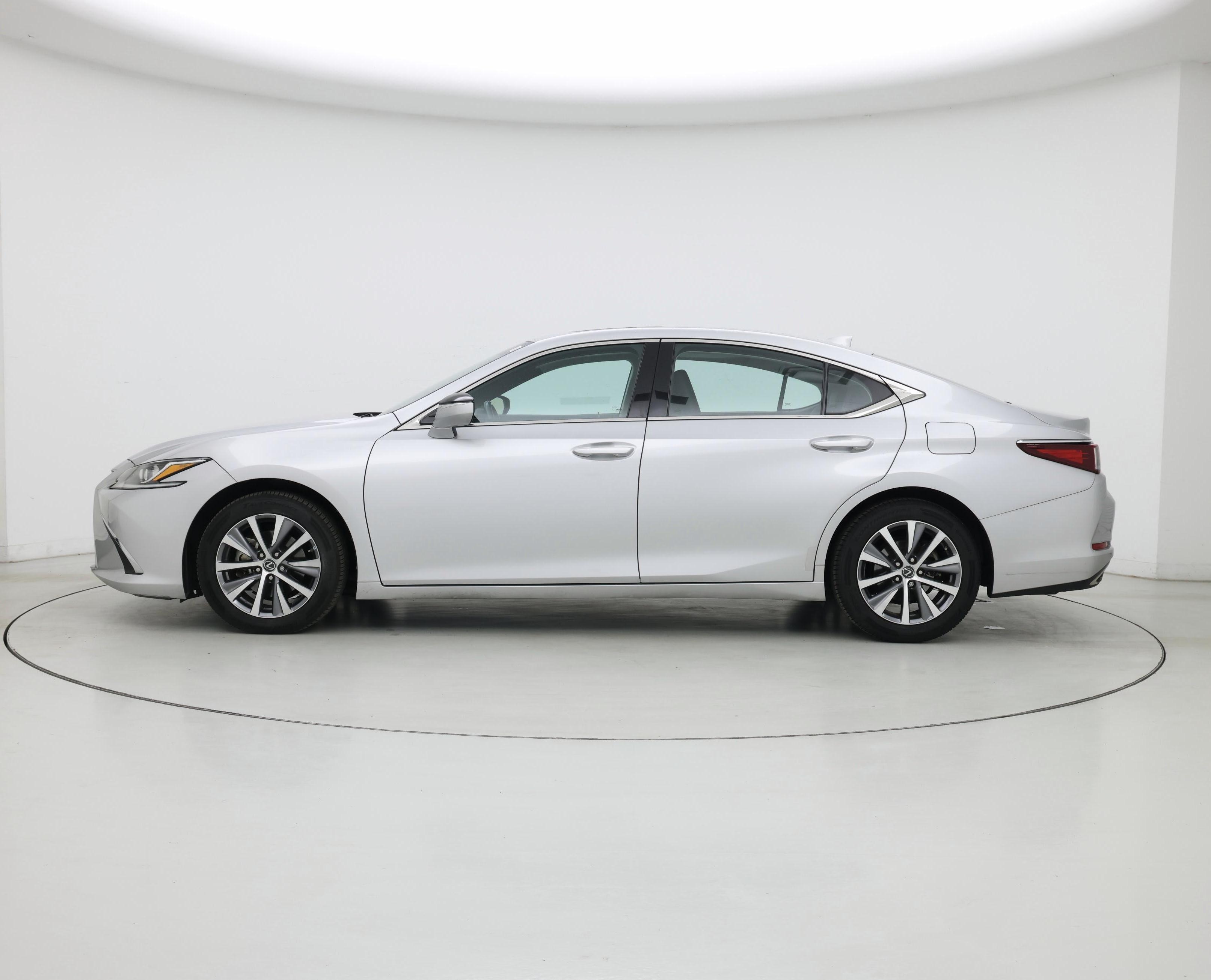 Thumbnail: 2019 Lexus ES - 3