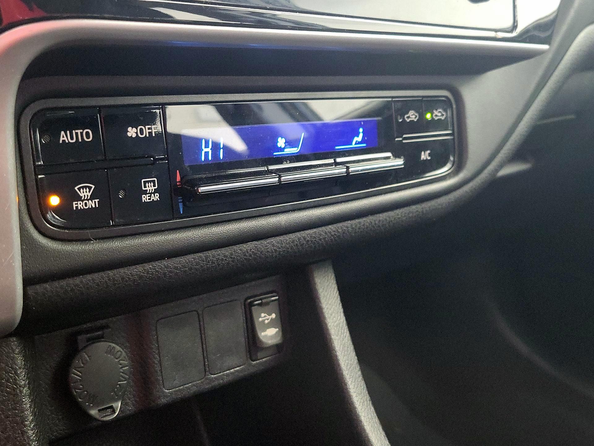 Thumbnail: 2019 Toyota Corolla - 16