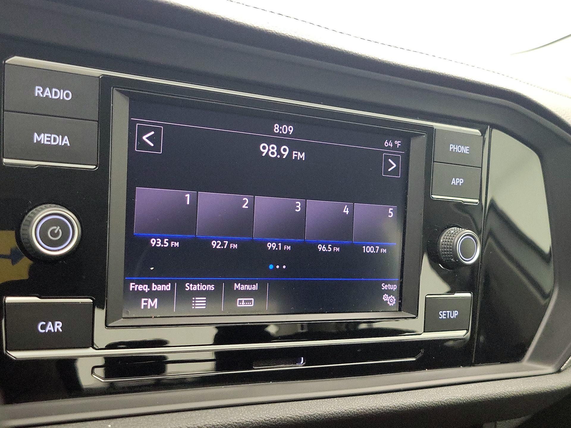 Thumbnail: 2019 Volkswagen Jetta - 15