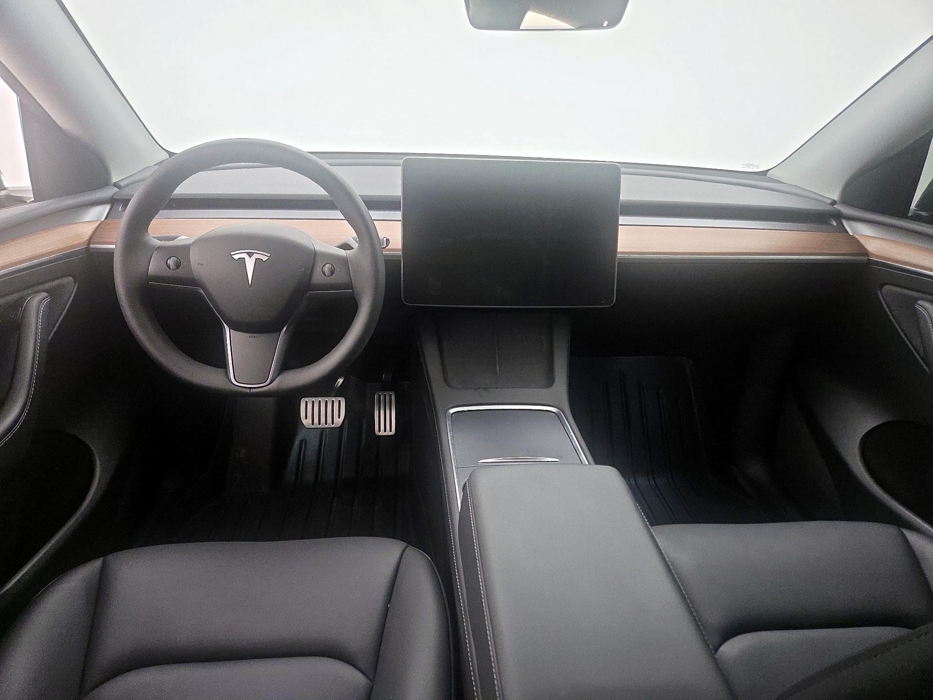 Thumbnail: 2023 Tesla Model Y - 9