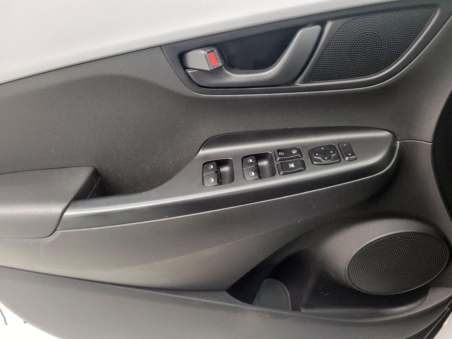 Thumbnail: 2020 Hyundai Kona - 12