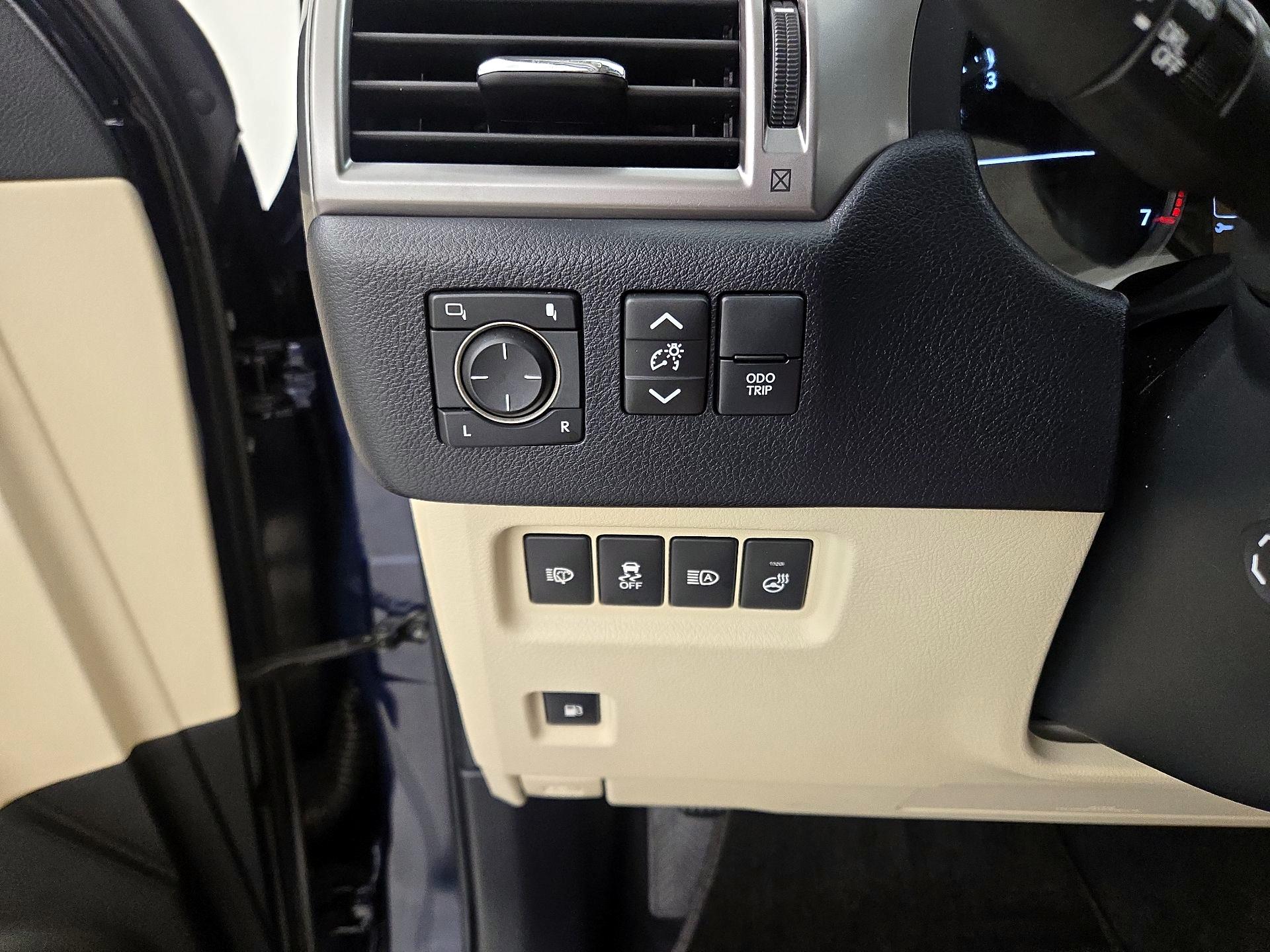 Thumbnail: 2023 Lexus GX - 13