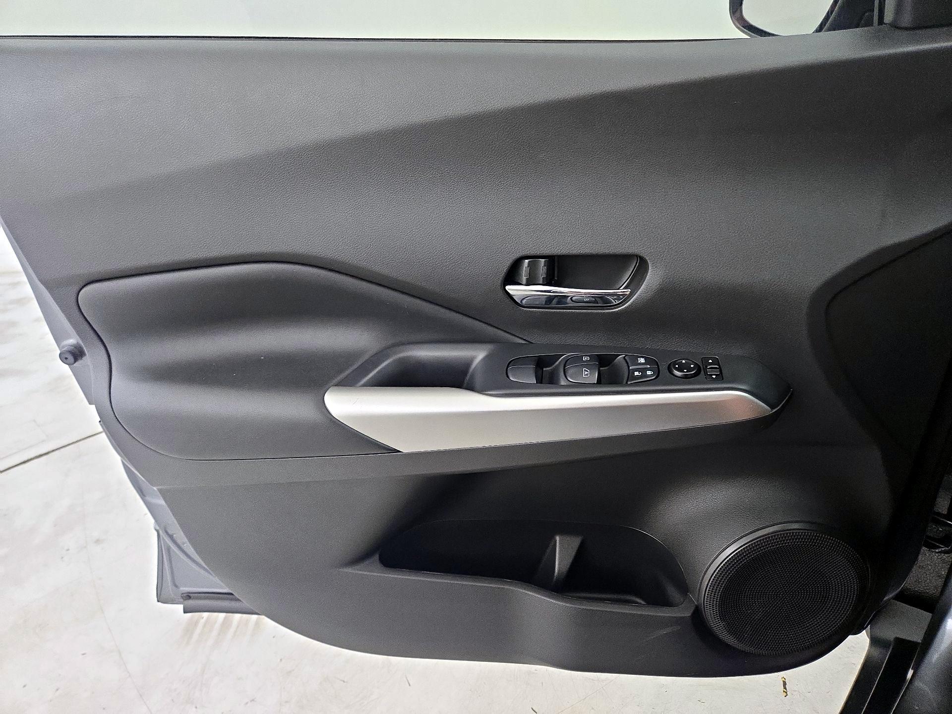 Thumbnail: 2020 Nissan Kicks - 12