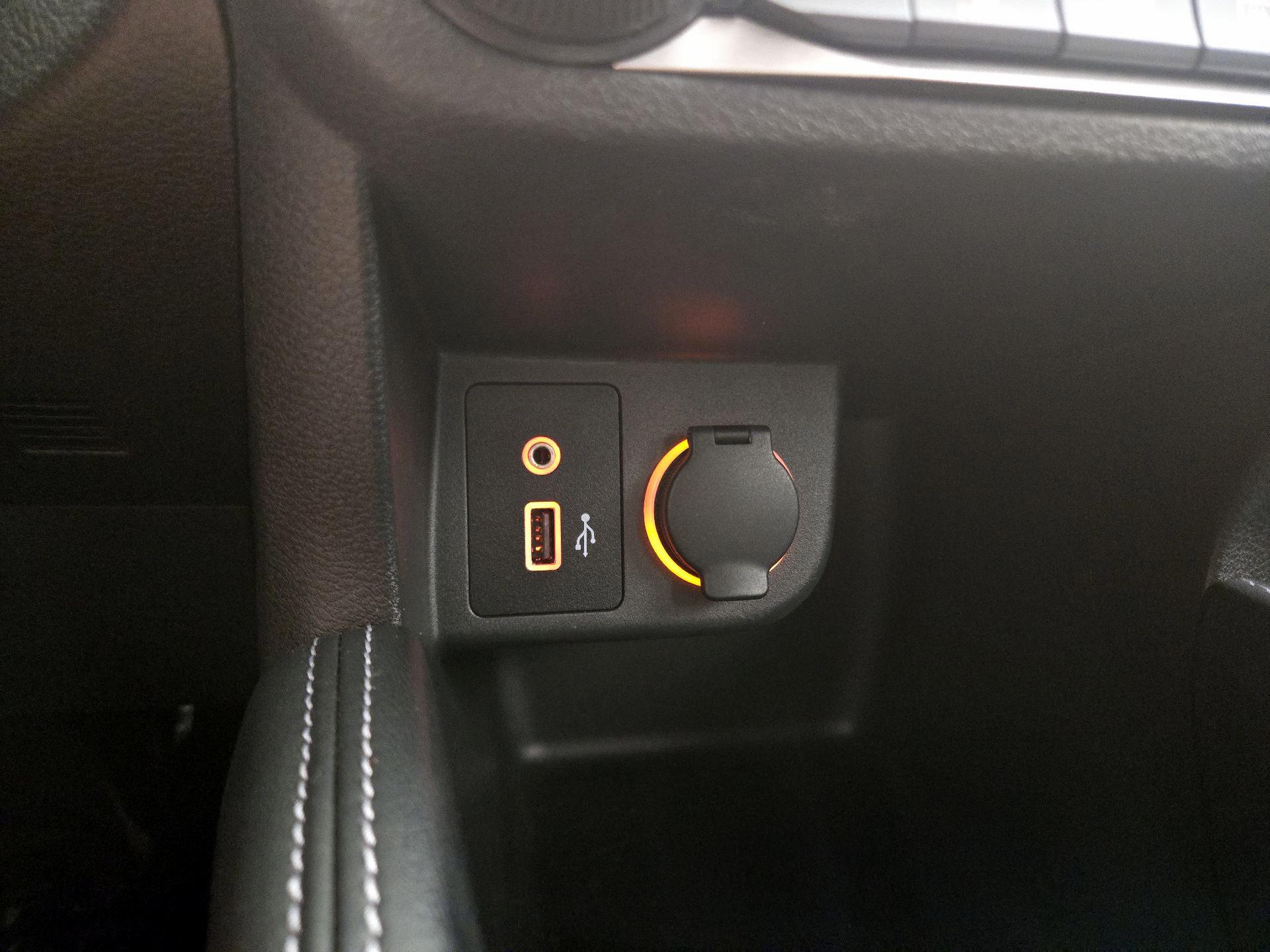 Thumbnail: 2020 Nissan Kicks - 17