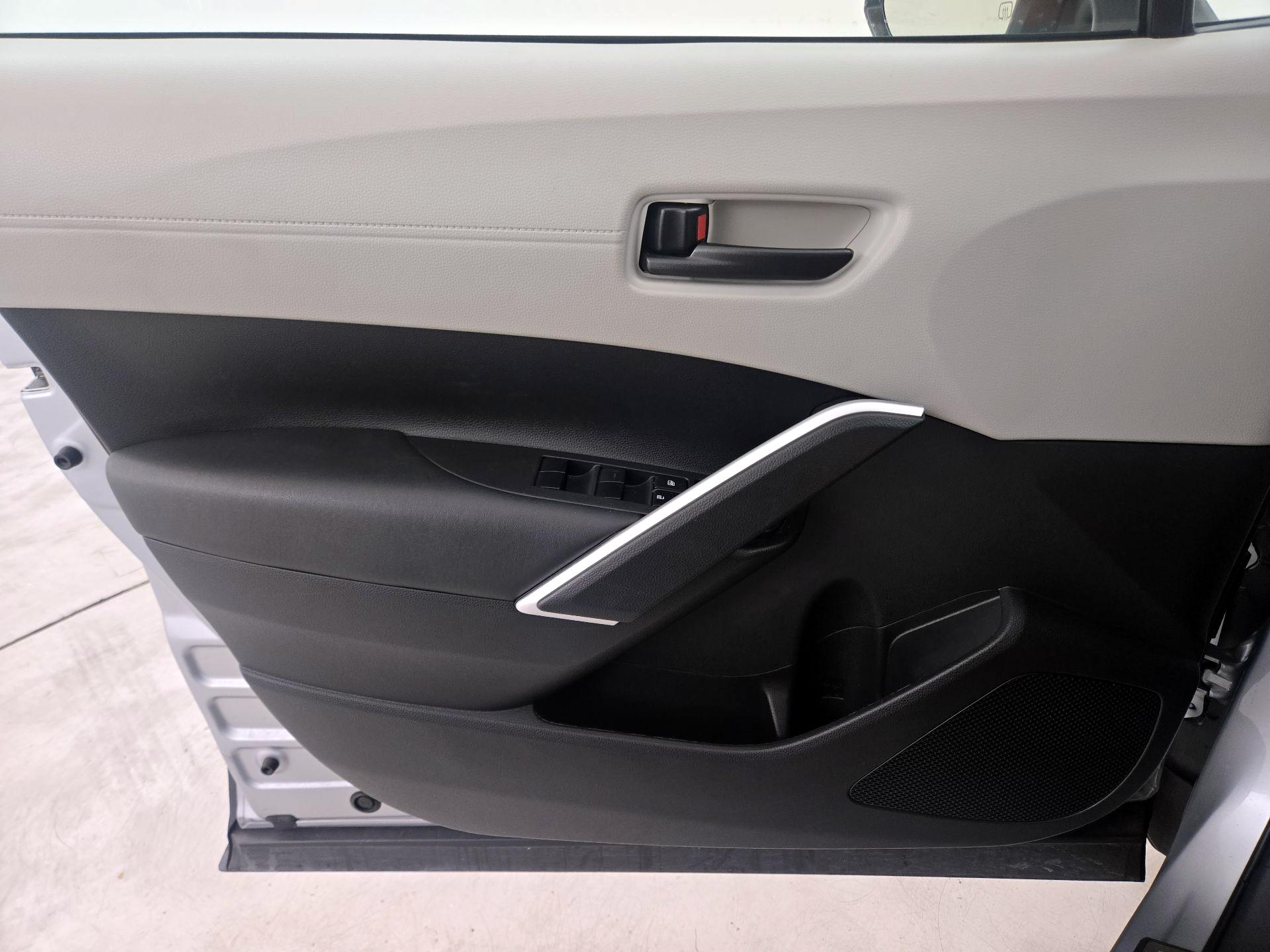 Thumbnail: 2022 Toyota Corolla Cross - 12