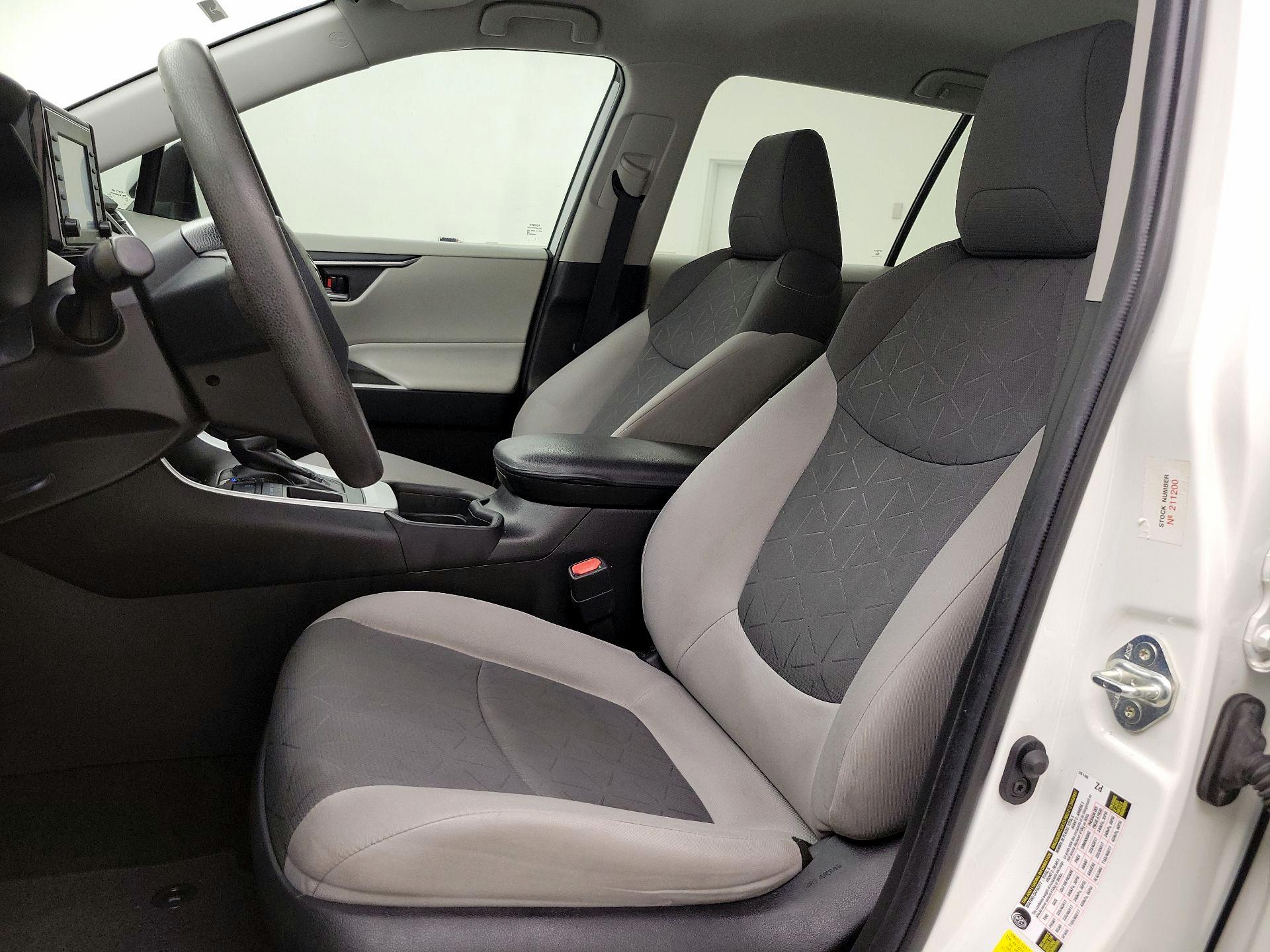 Thumbnail: 2021 Toyota RAV4 - 11