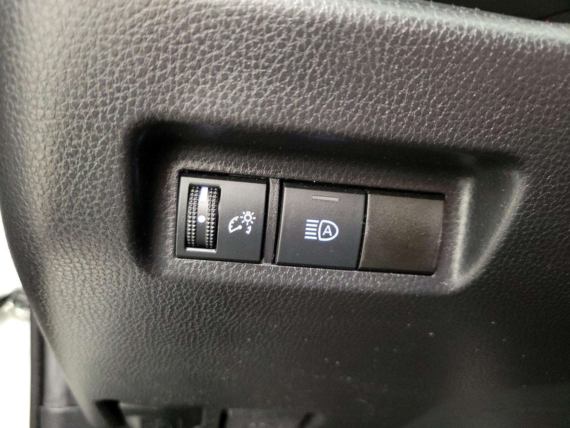 Thumbnail: 2021 Toyota RAV4 - 13