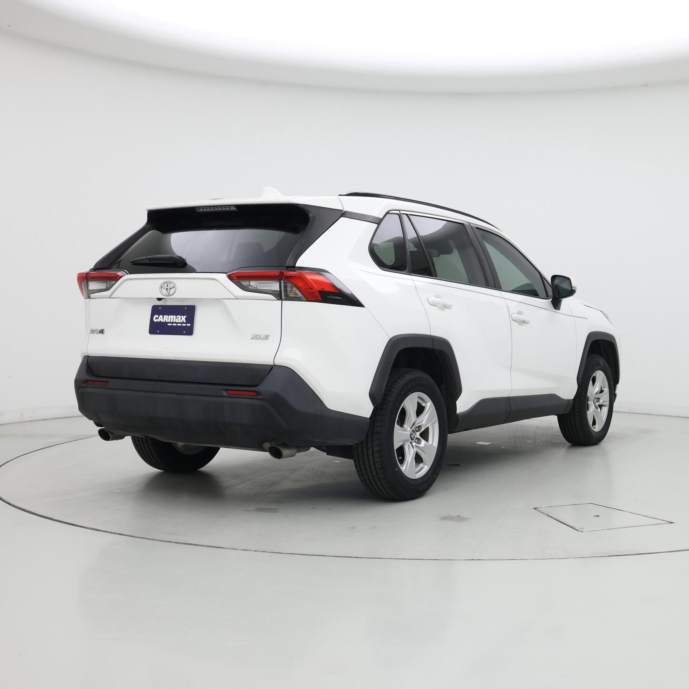 Thumbnail: 2021 Toyota RAV4 - 8