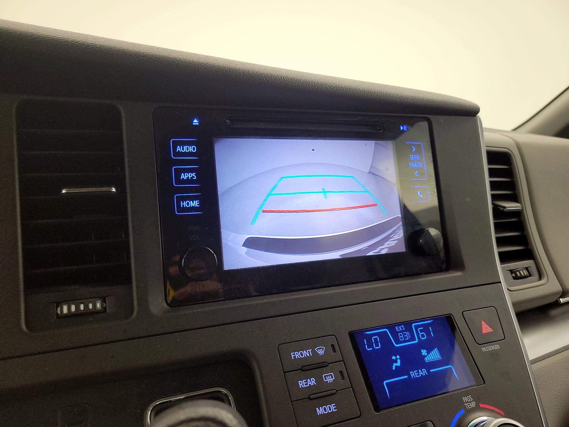 Thumbnail: 2015 Toyota Sienna - 14