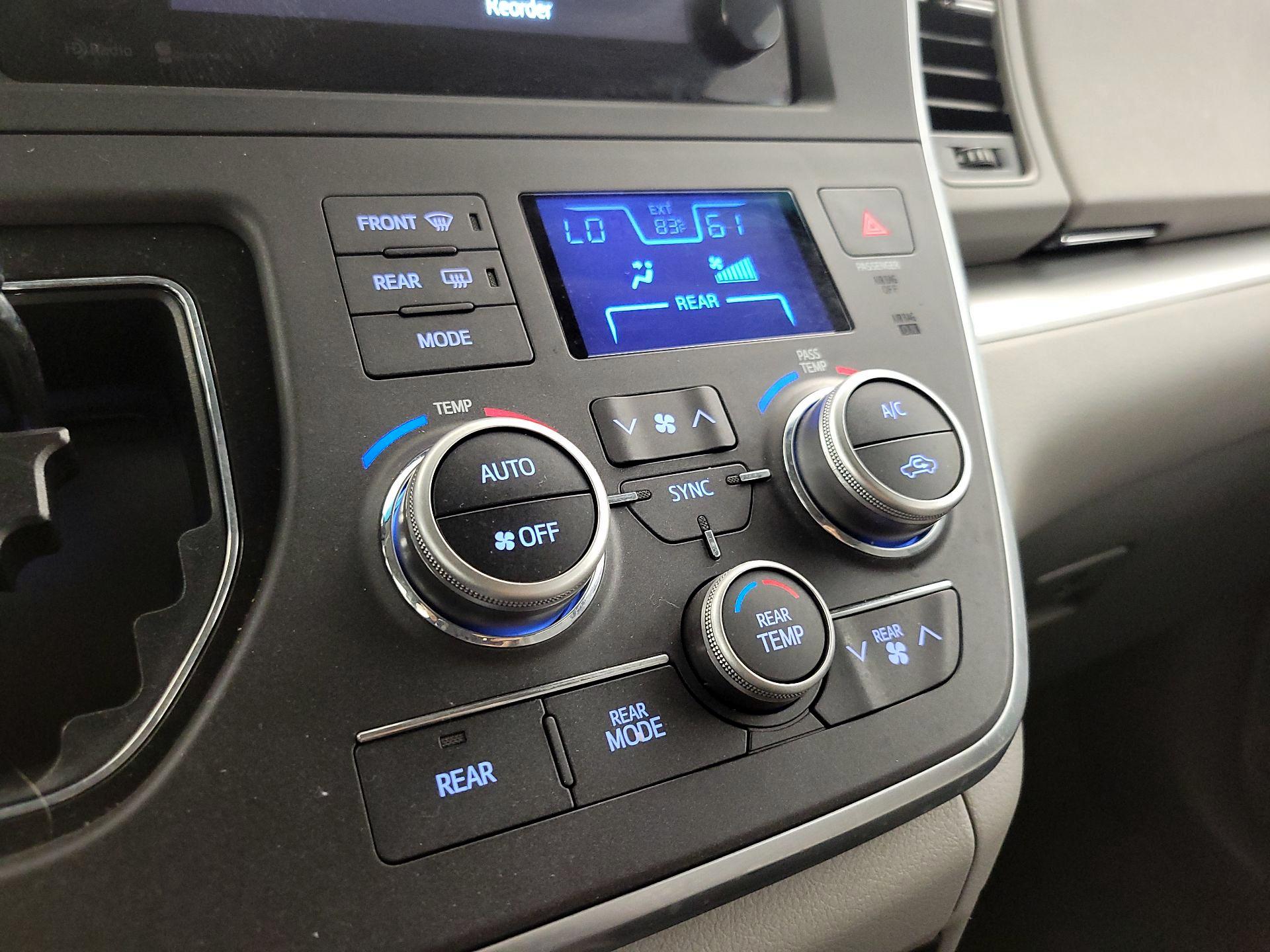 Thumbnail: 2015 Toyota Sienna - 16