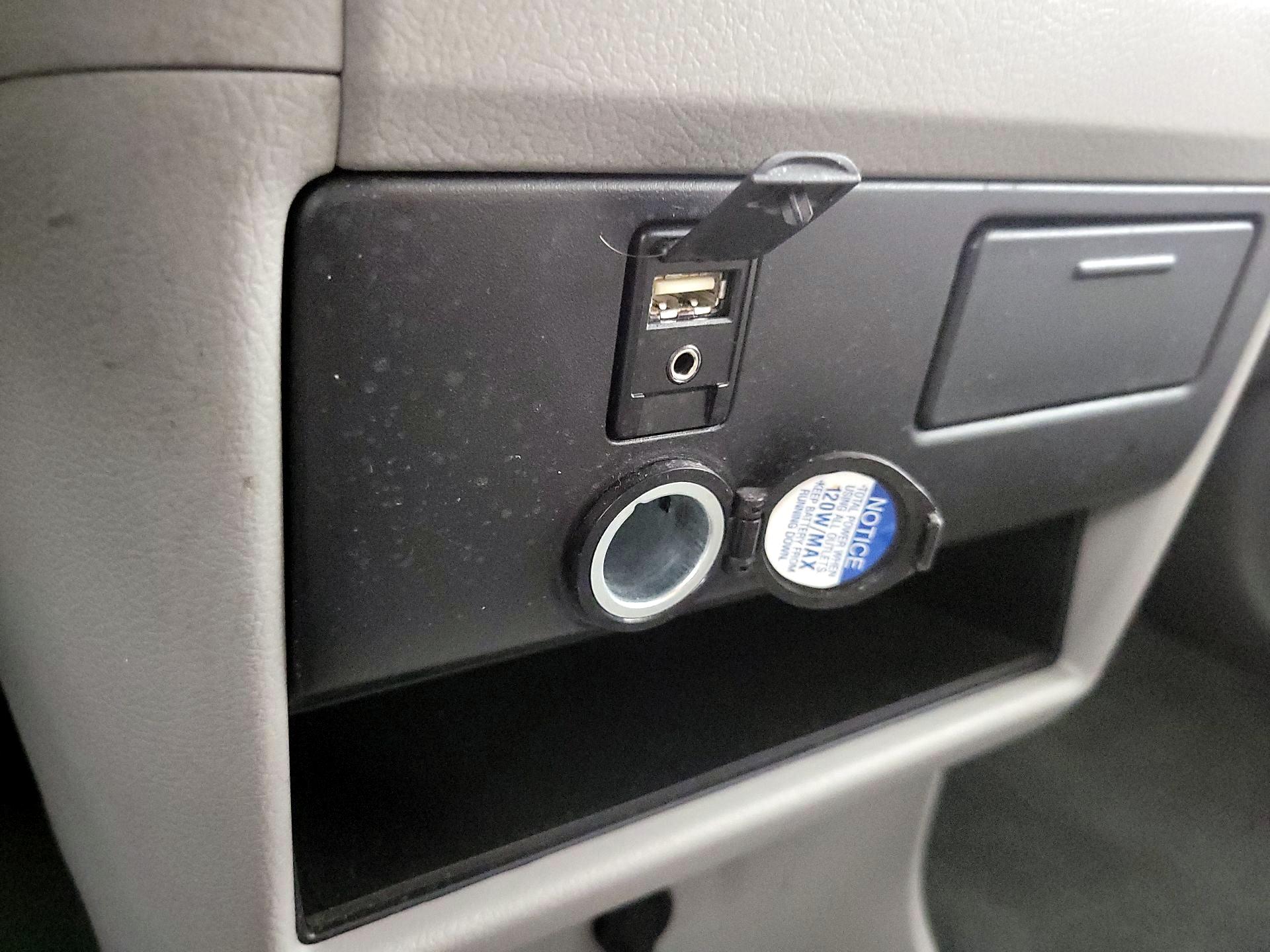 Thumbnail: 2015 Toyota Sienna - 18