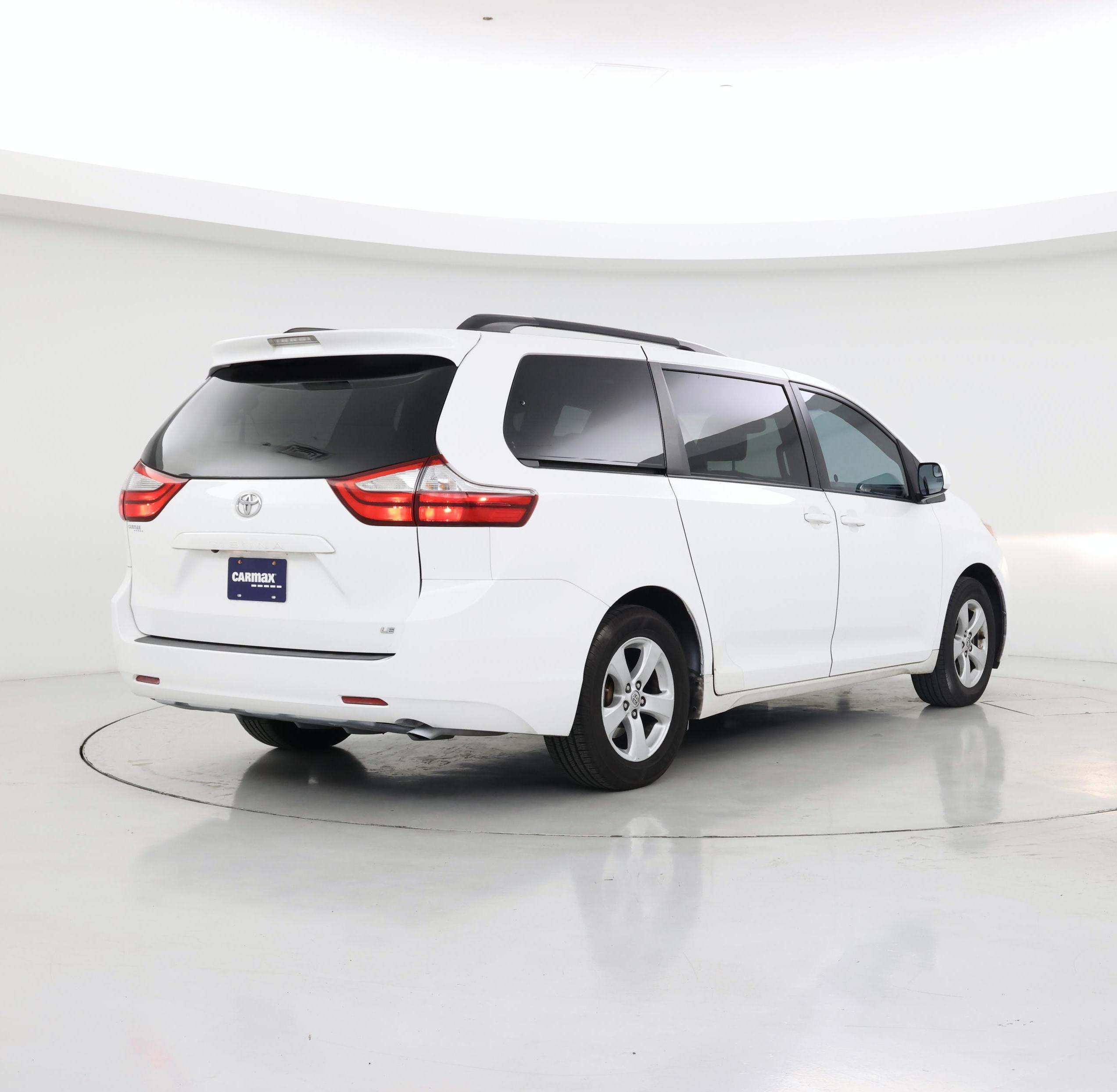 Thumbnail: 2015 Toyota Sienna - 8