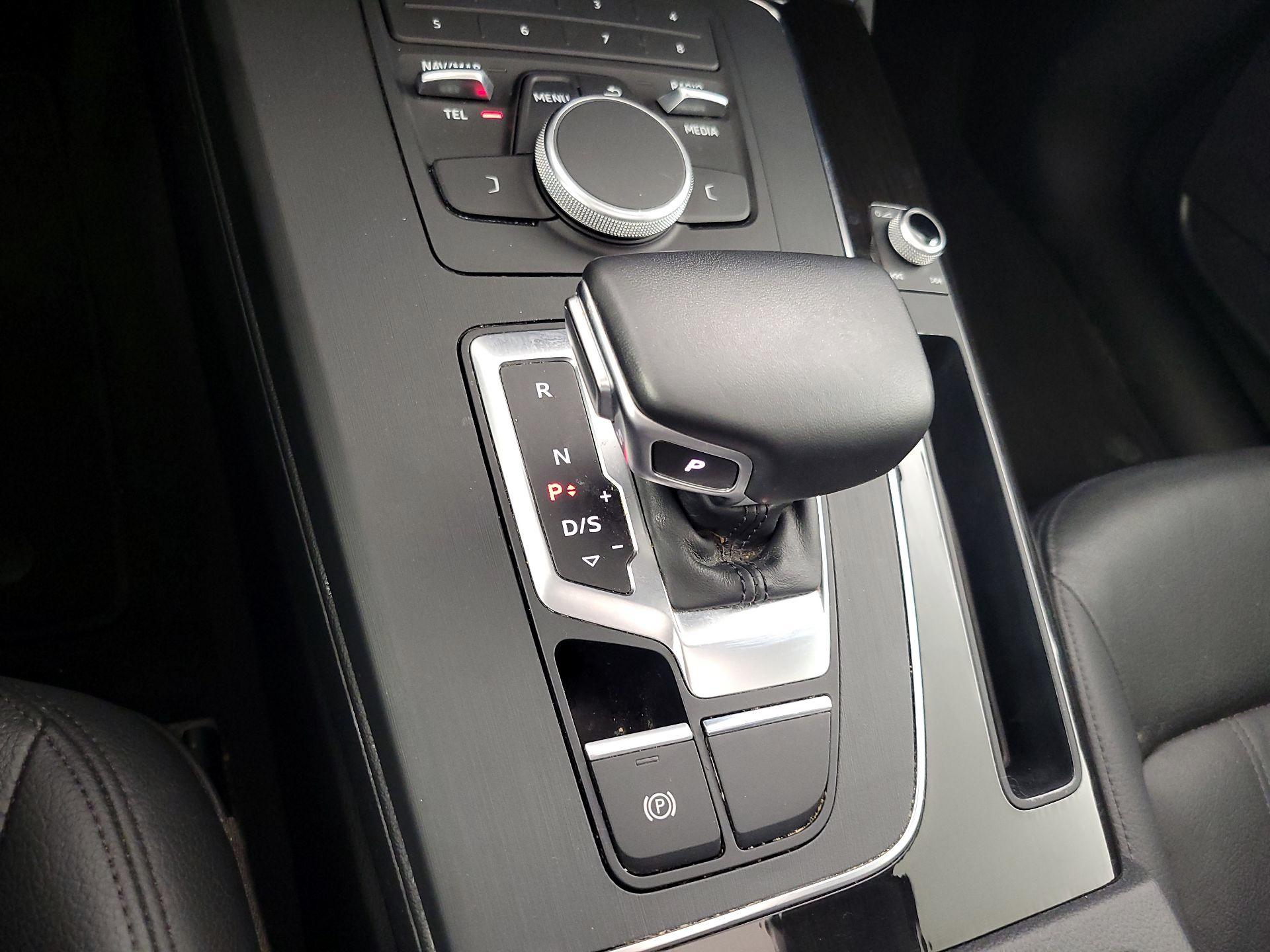 Thumbnail: 2020 Audi Q5 - 17