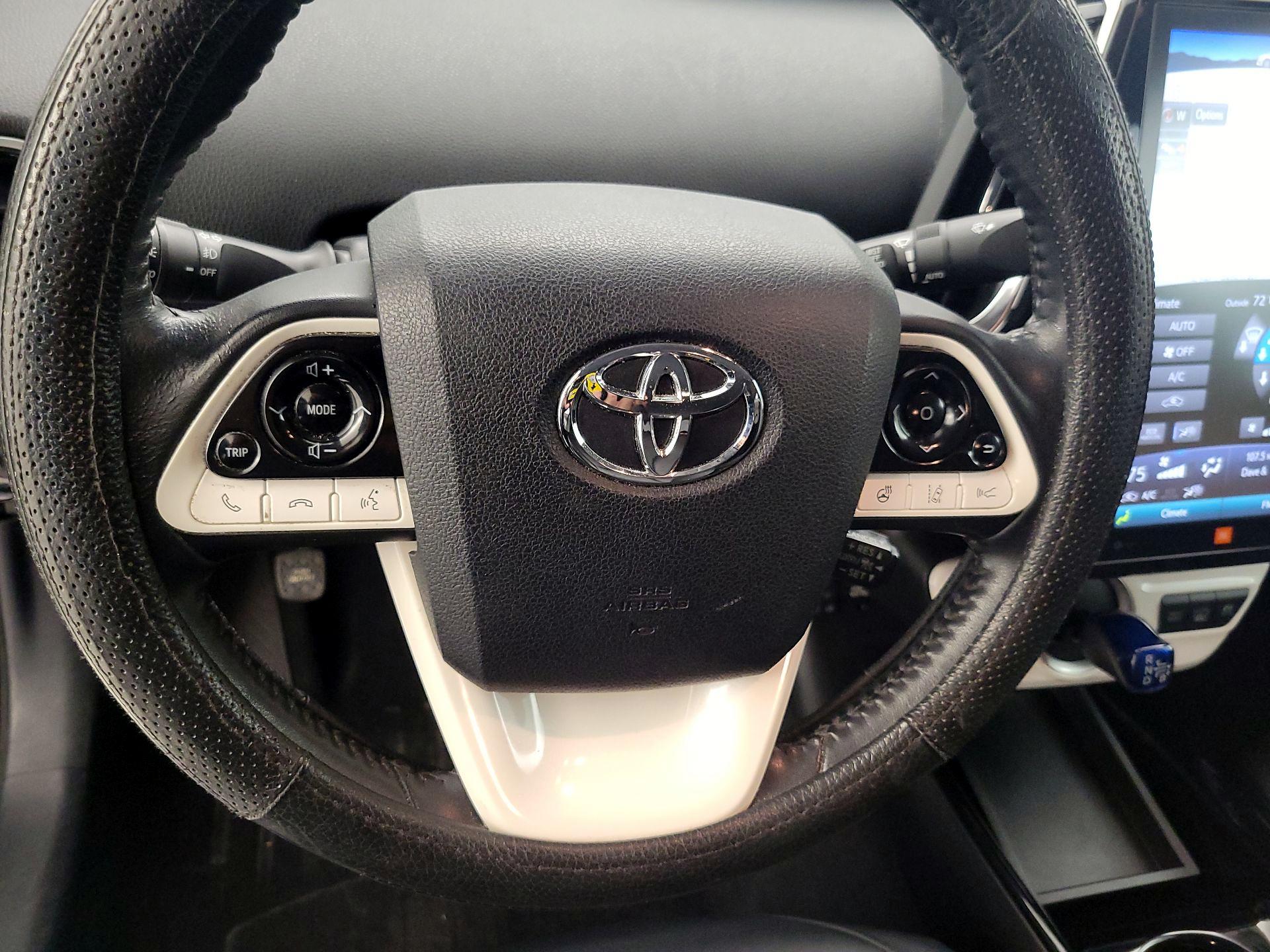 Thumbnail: 2017 Toyota Prius Prime - 10