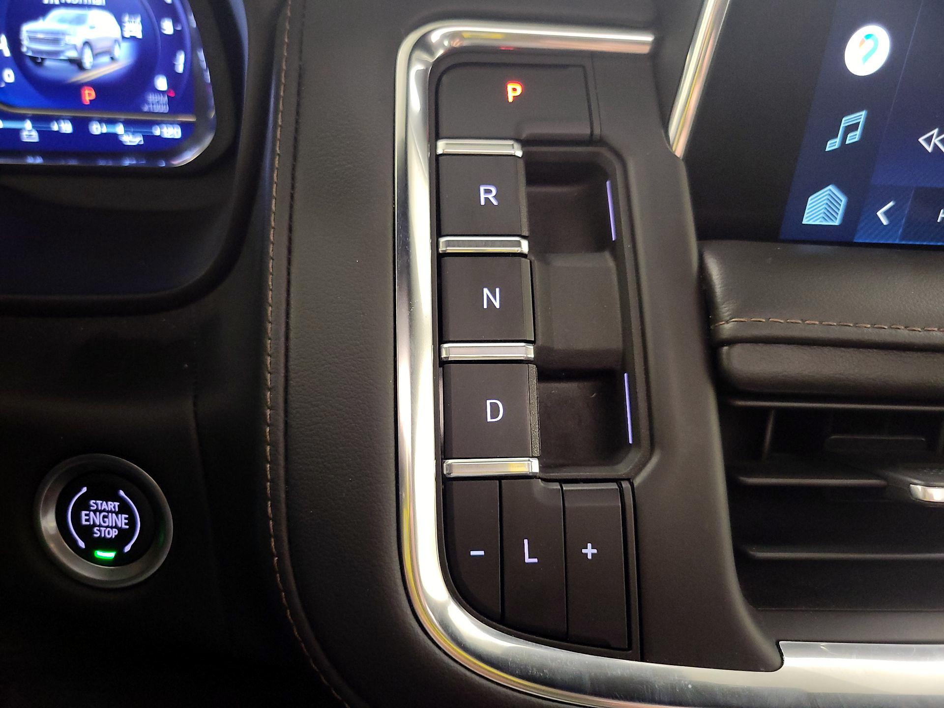 Thumbnail: 2022 Chevrolet Suburban - 17