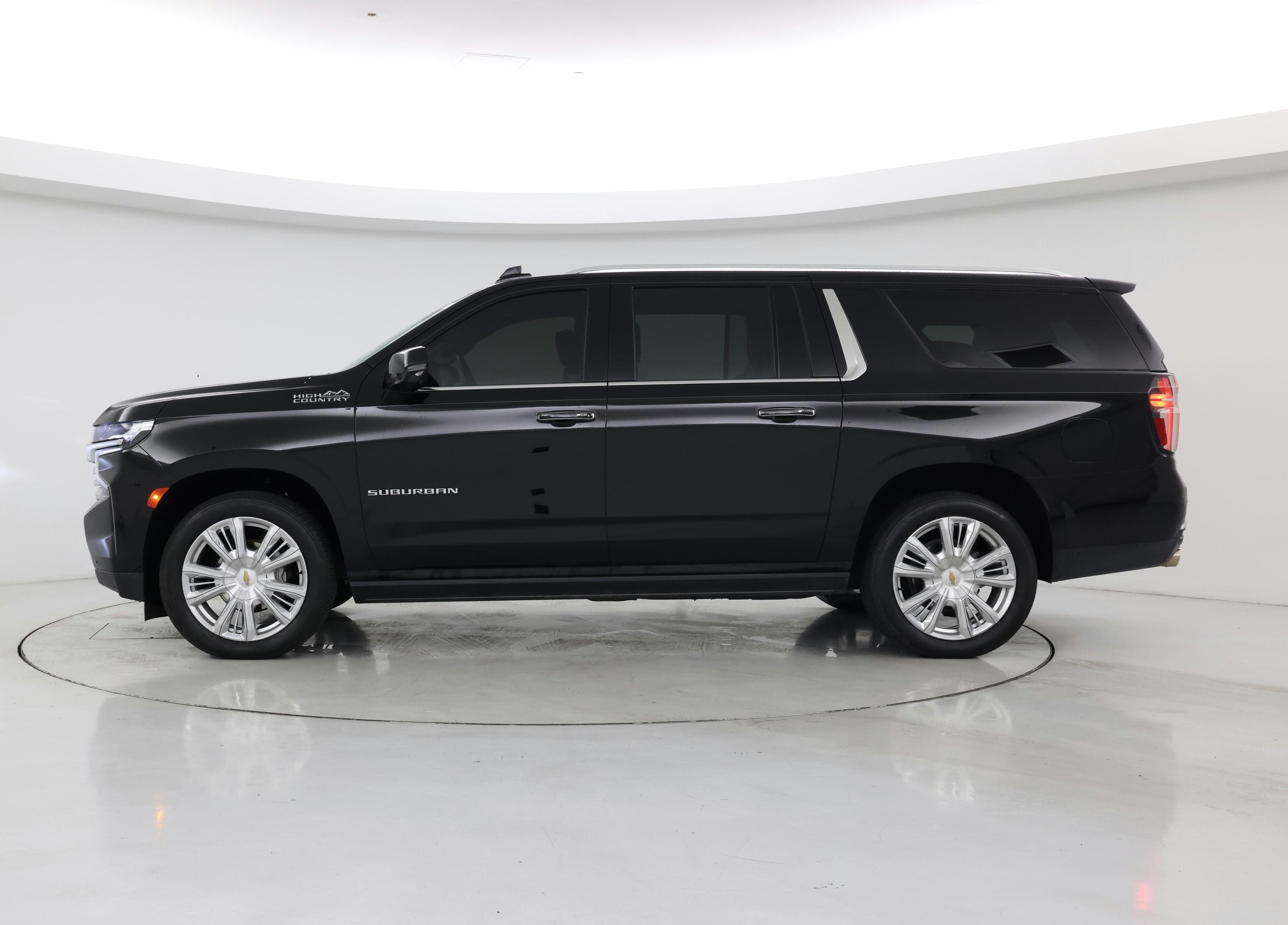 Thumbnail: 2022 Chevrolet Suburban - 3