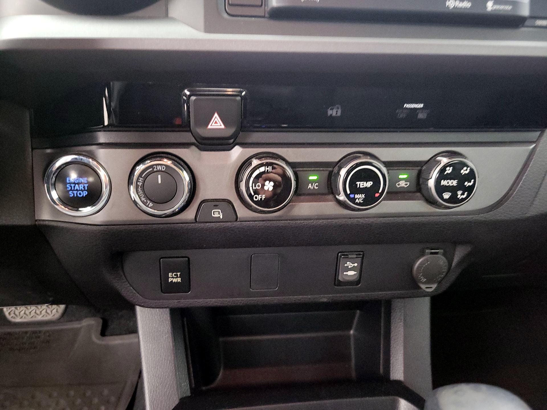 Thumbnail: 2016 Toyota Tacoma - 16