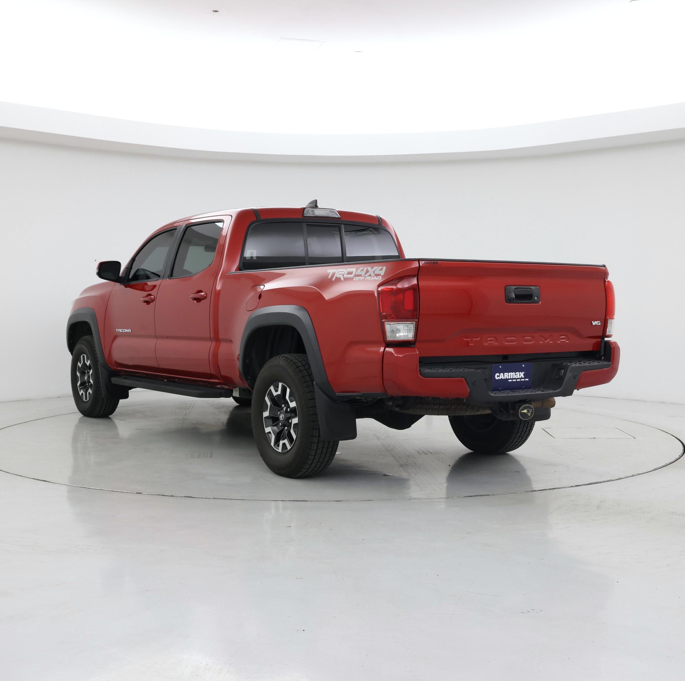Thumbnail: 2016 Toyota Tacoma - 2