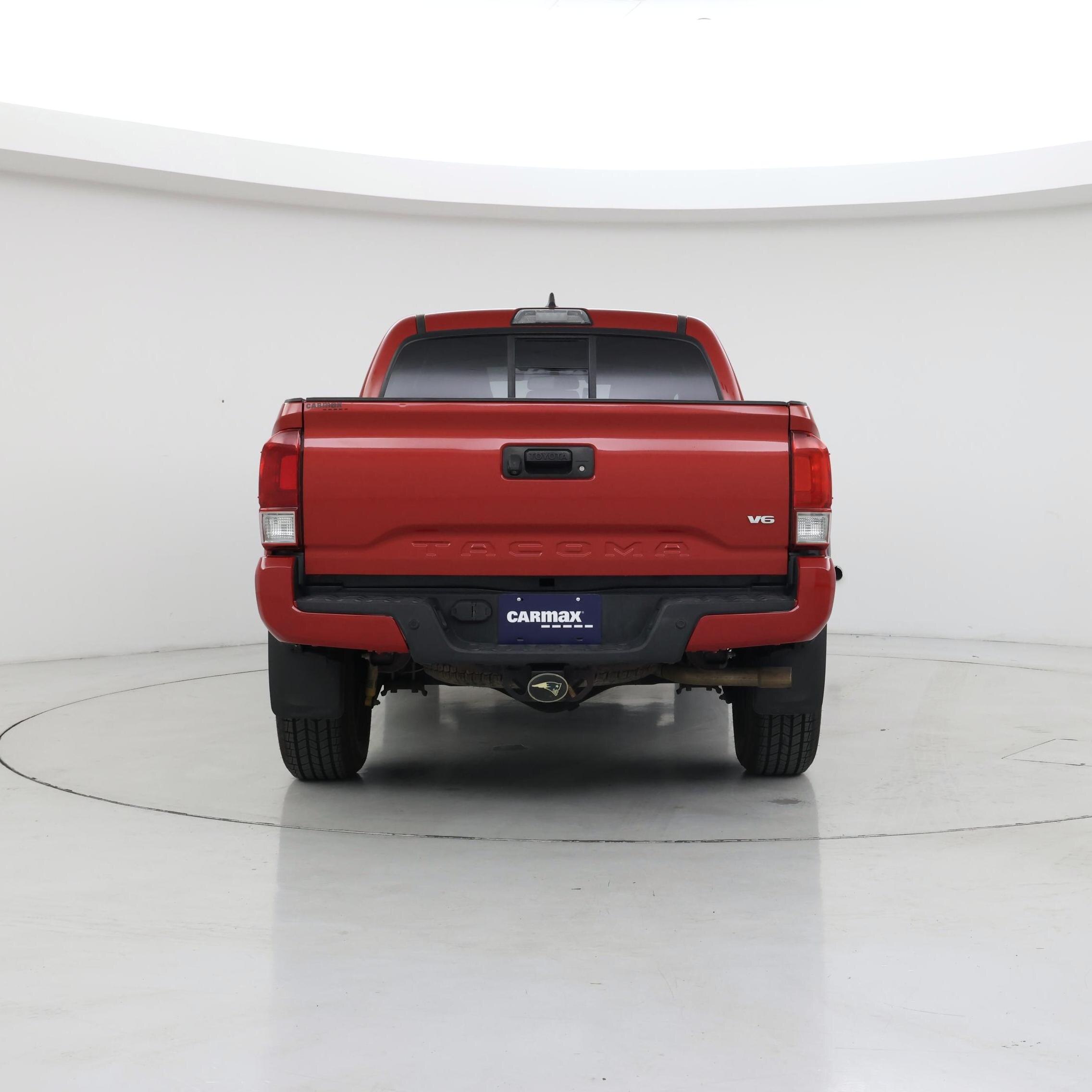 Thumbnail: 2016 Toyota Tacoma - 6
