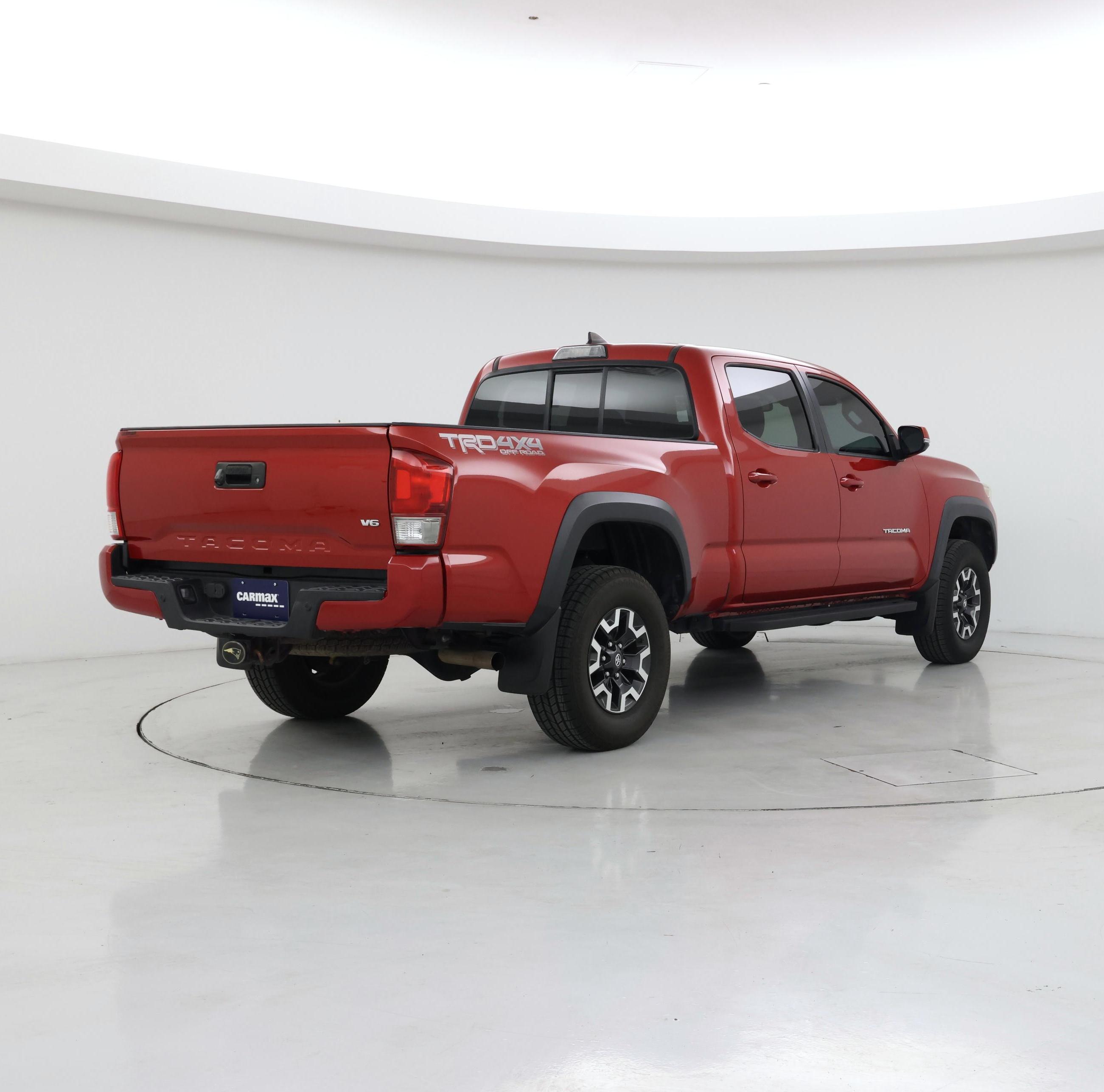 Thumbnail: 2016 Toyota Tacoma - 8