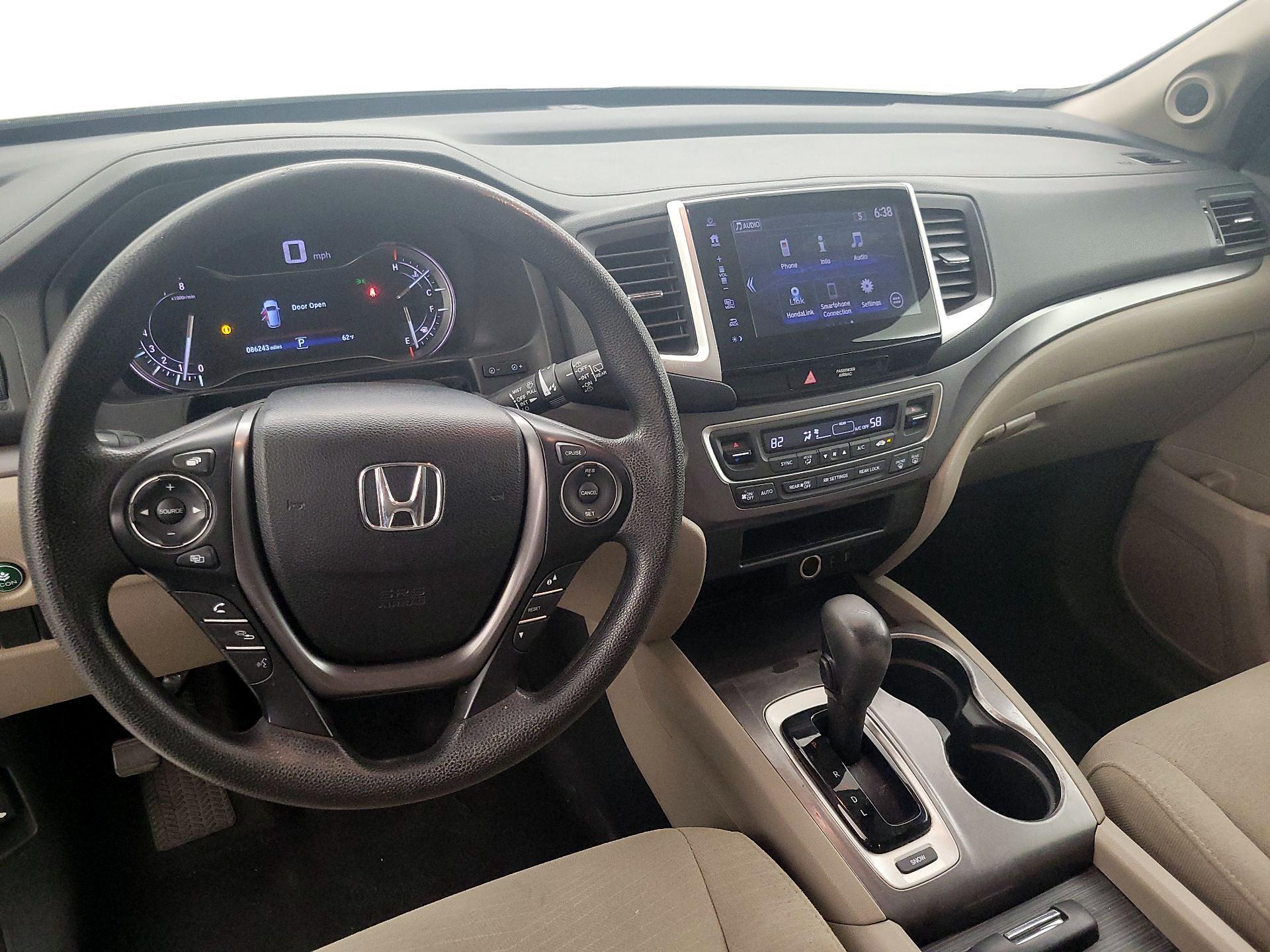 Thumbnail: 2017 Honda Pilot - 9