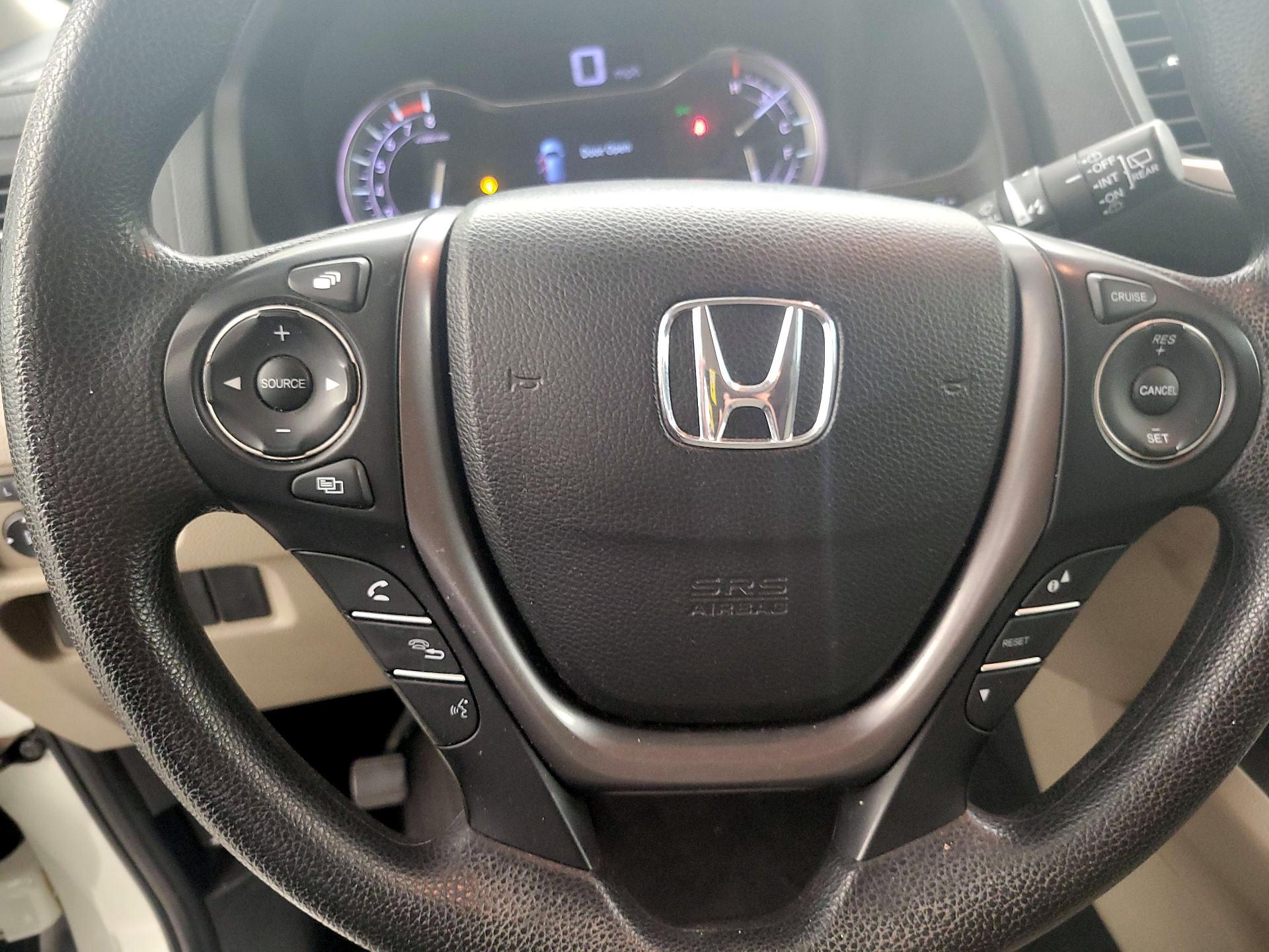 Thumbnail: 2017 Honda Pilot - 10