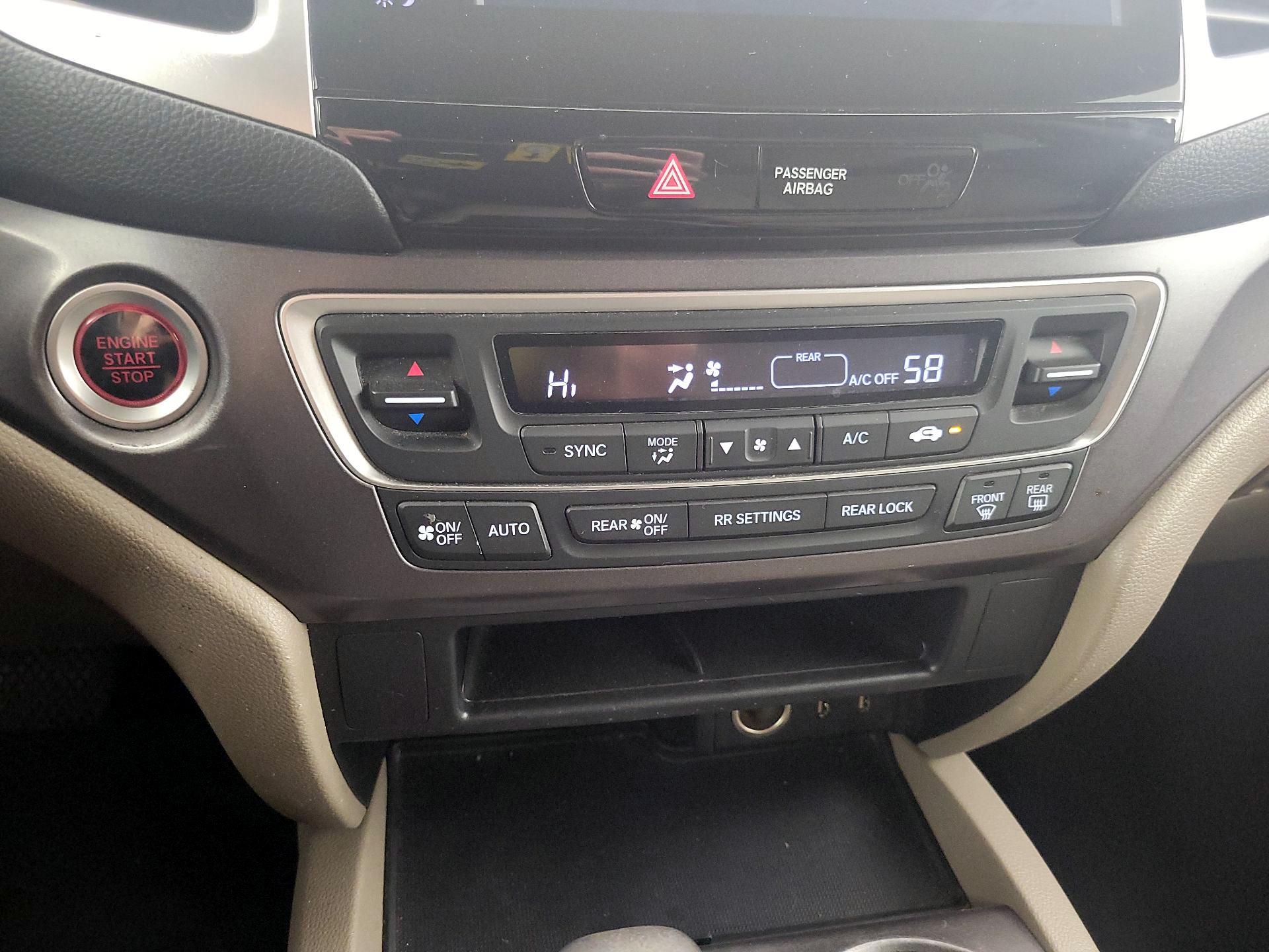 Thumbnail: 2017 Honda Pilot - 16